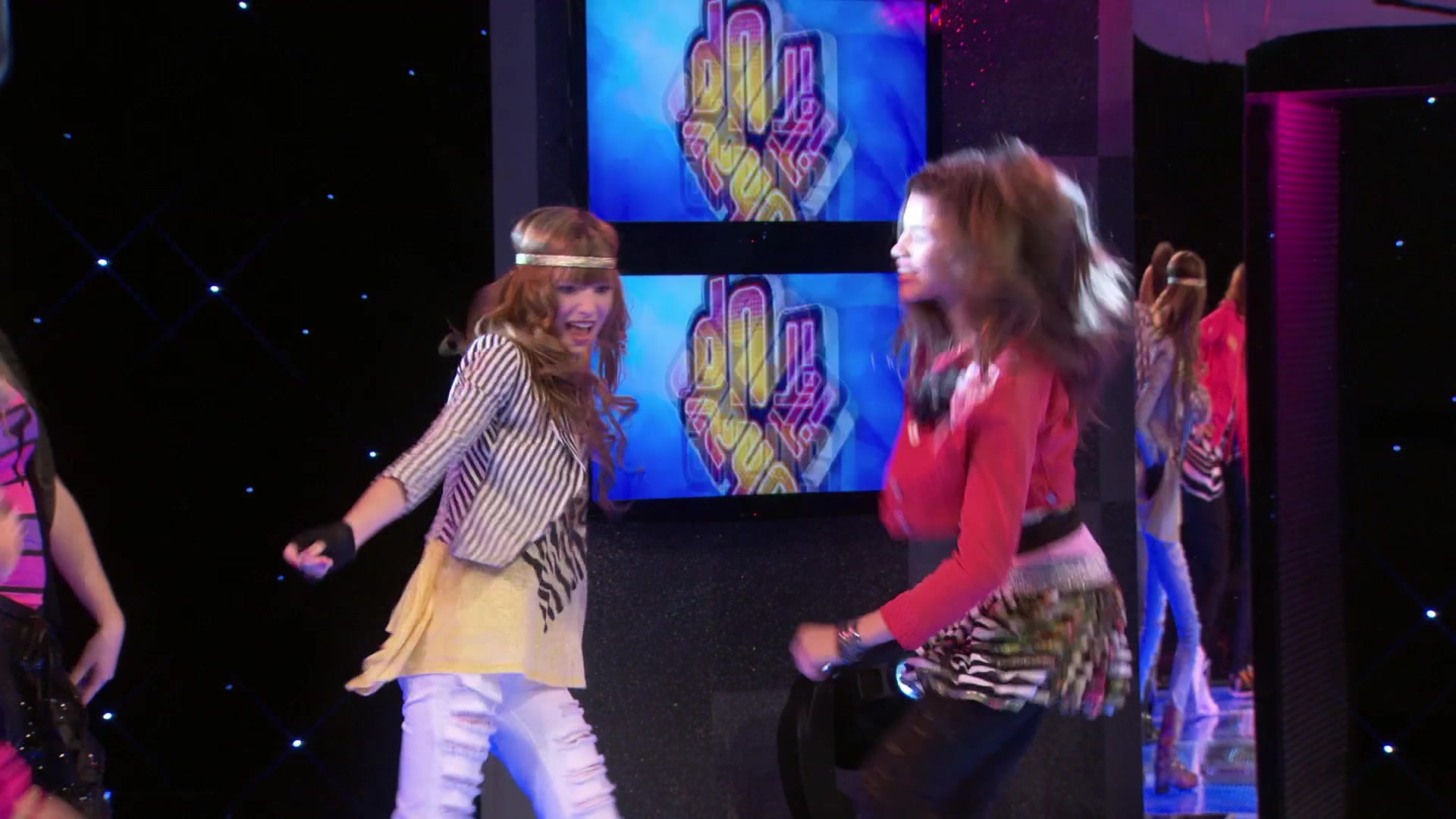 Shake_It_Up_S01E08_1080p_BTD_002943.jpg