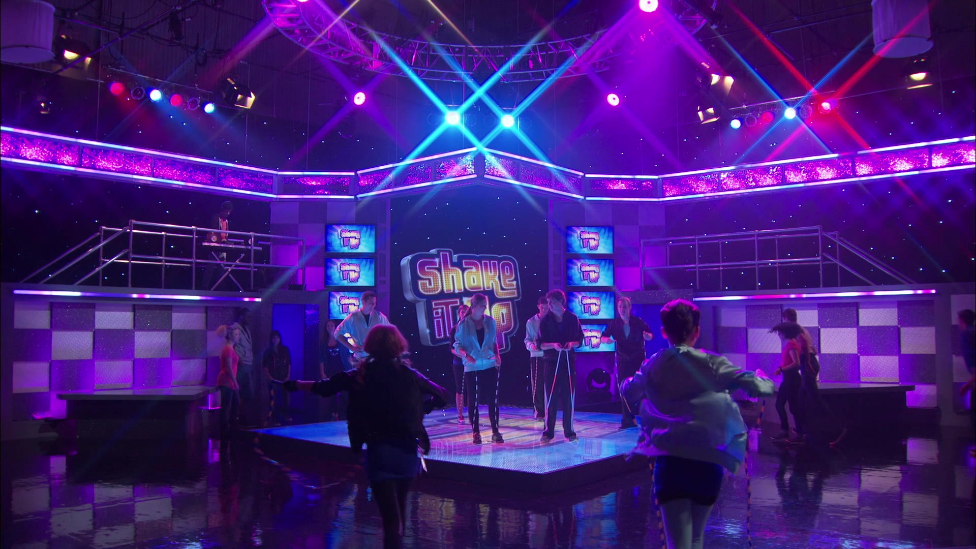 Shake_It_Up_S01E09_1080p_BTD_000055.jpg