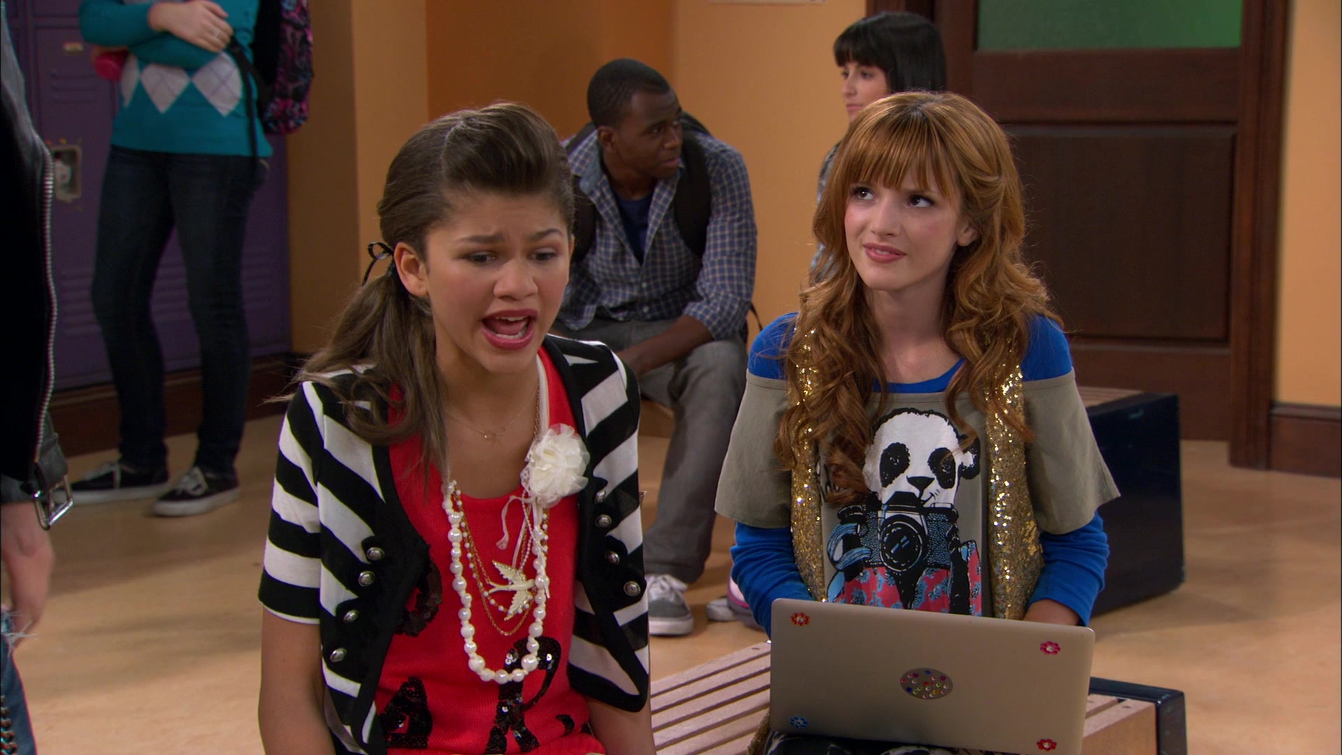Shake_It_Up_S01E09_1080p_BTD_000359.jpg Shake_It_Up_S01E09_1080p_BTD_000359.jpg