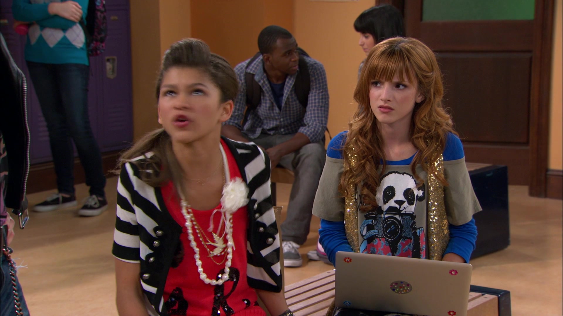 Shake_It_Up_S01E09_1080p_BTD_000367.jpg