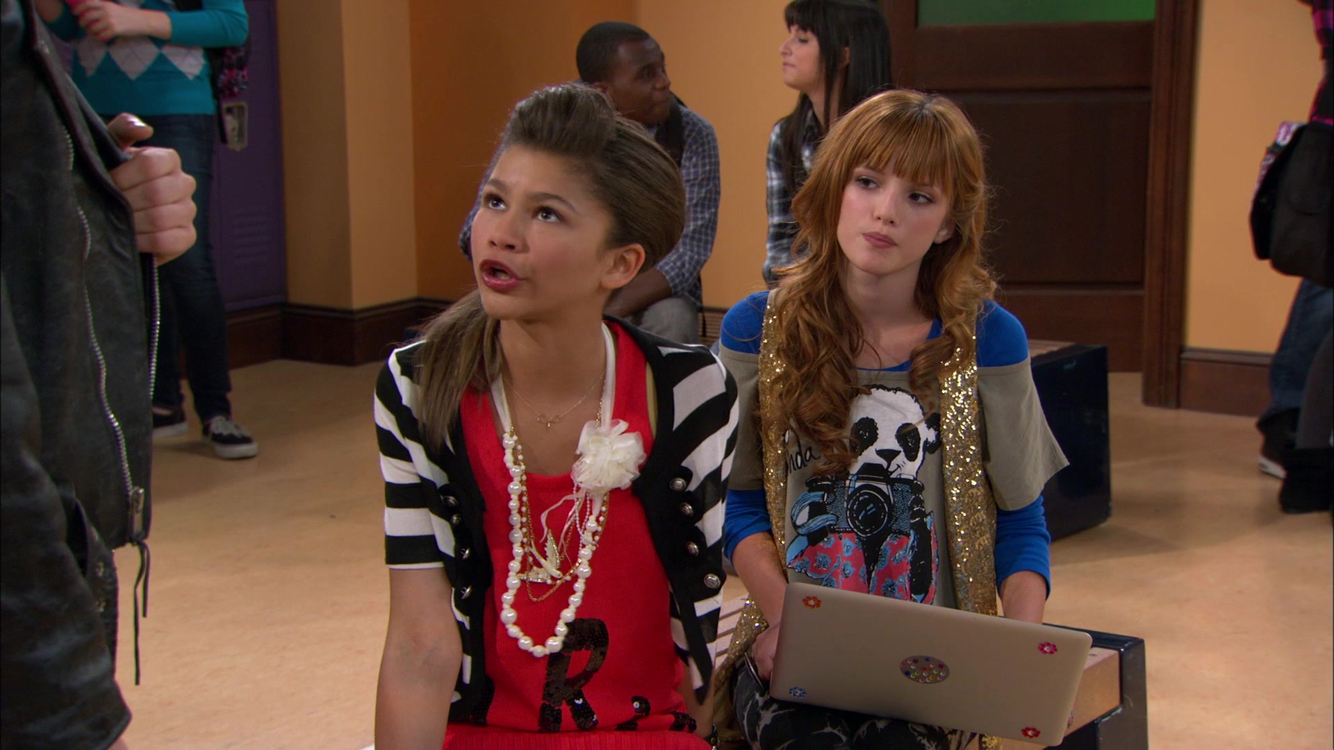 Shake_It_Up_S01E09_1080p_BTD_000387.jpg