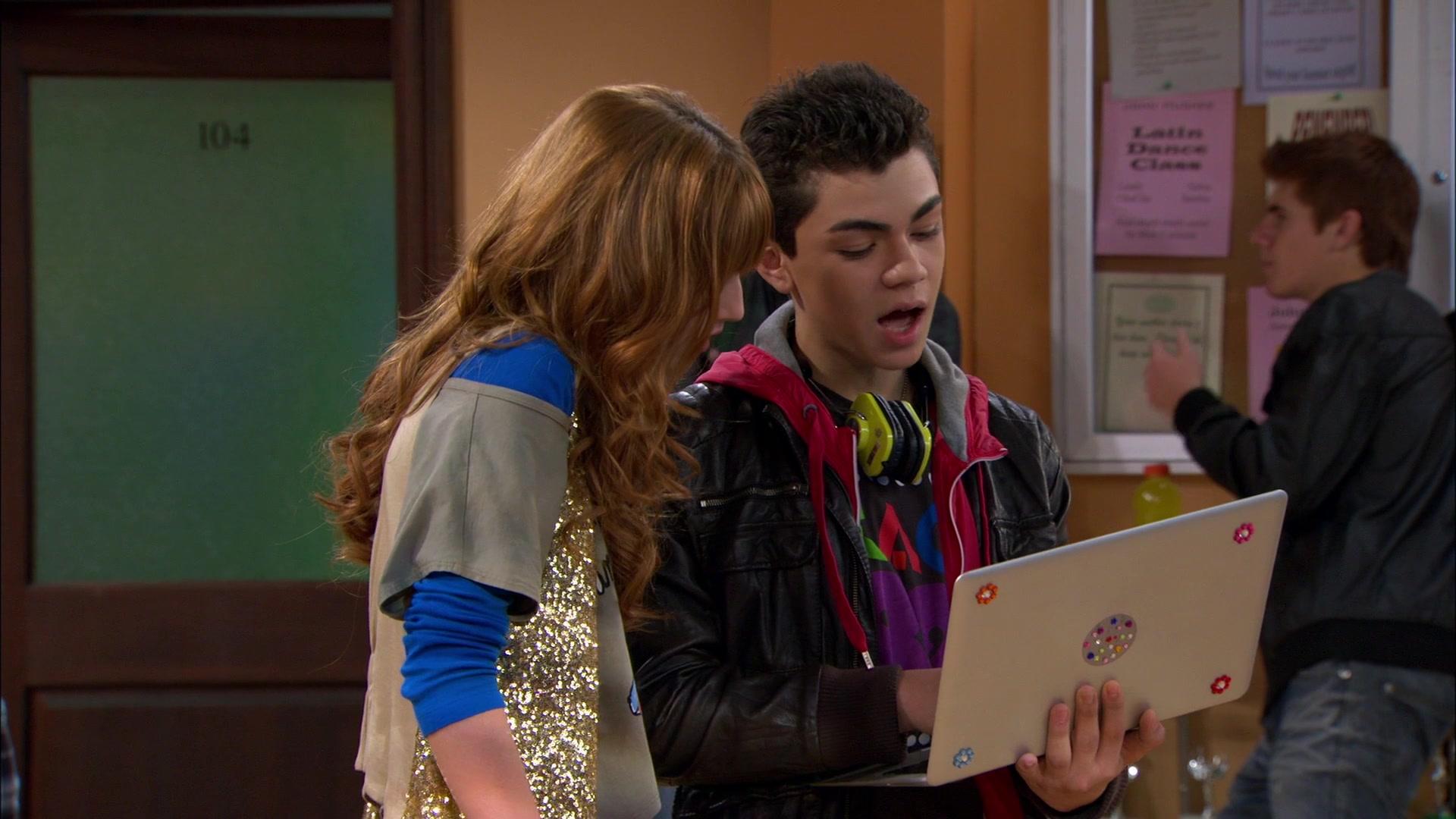 Shake_It_Up_S01E09_1080p_BTD_000465.jpg Shake_It_Up_S01E09_1080p_BTD_000465.jpg