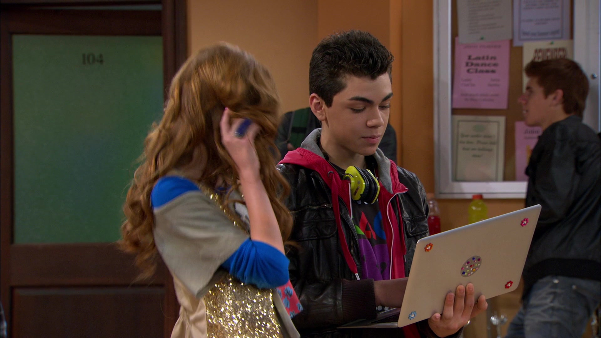 Shake_It_Up_S01E09_1080p_BTD_000467.jpg