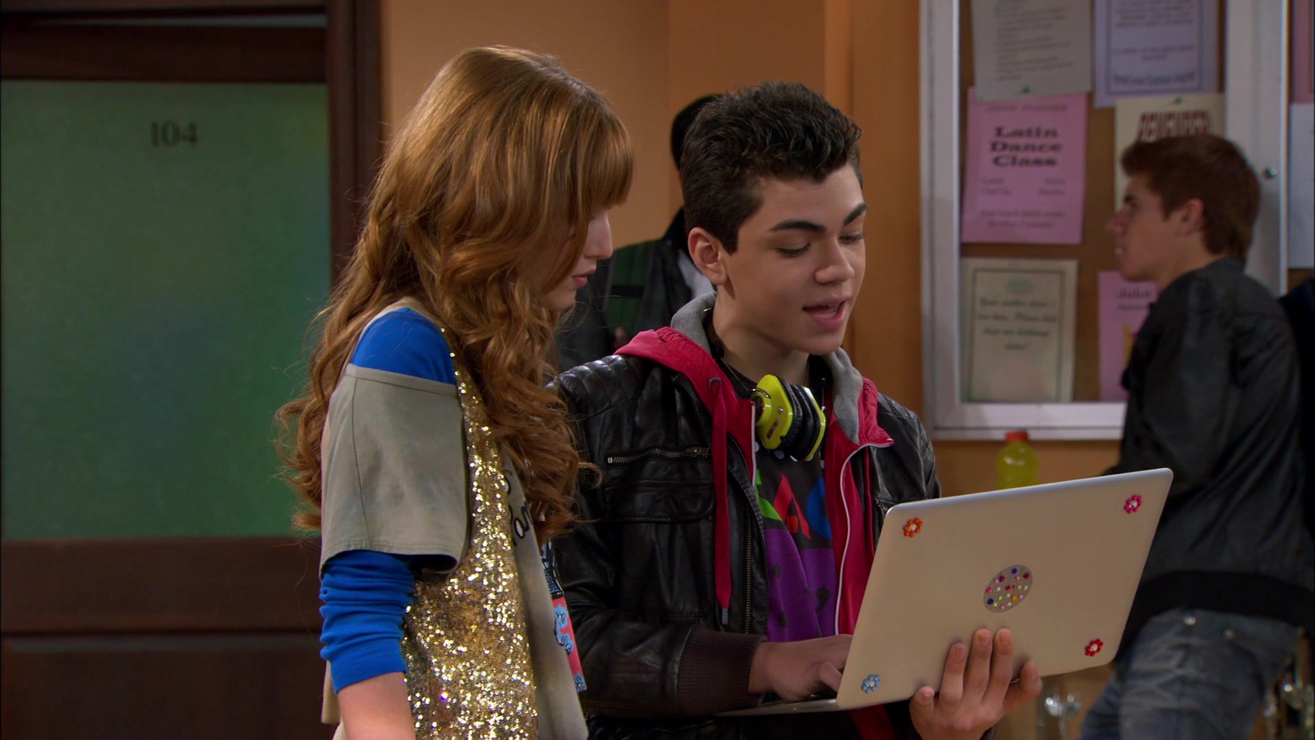 Shake_It_Up_S01E09_1080p_BTD_000474.jpg