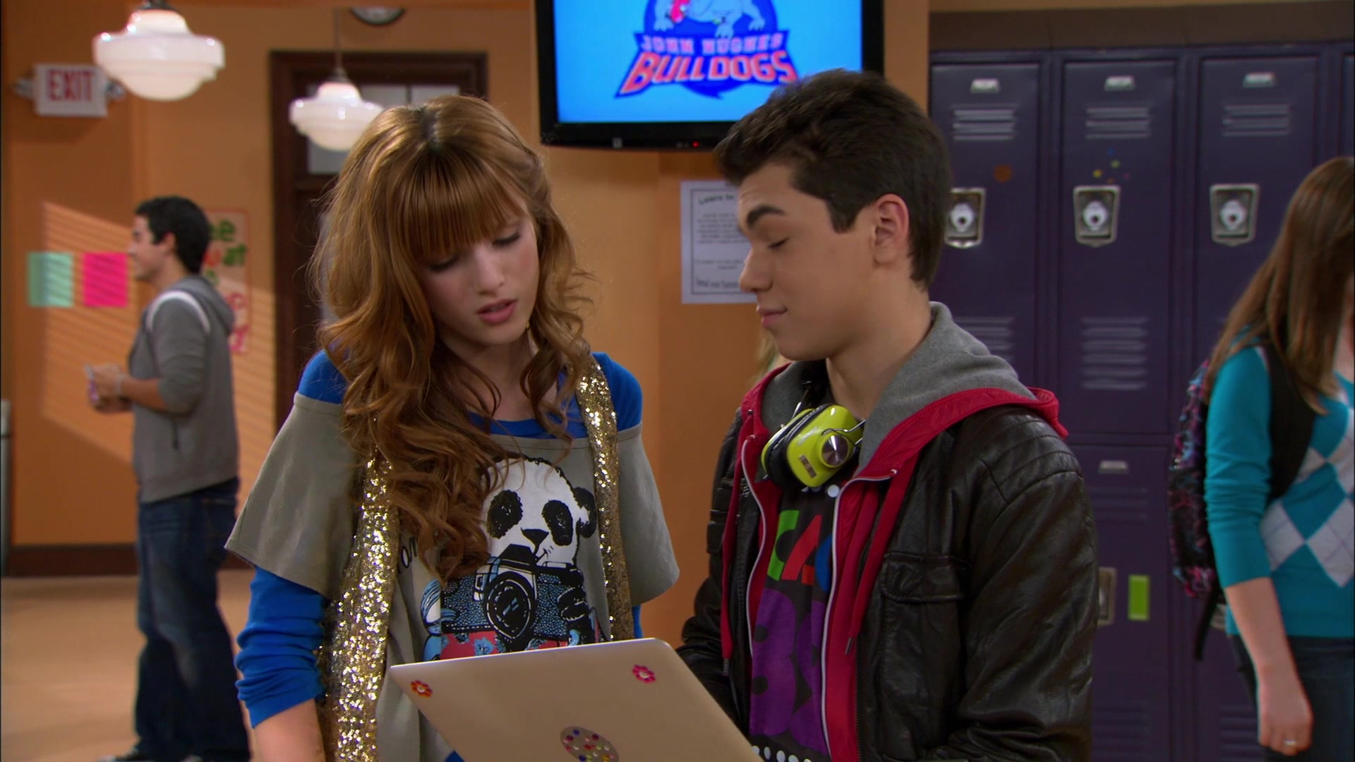 Shake_It_Up_S01E09_1080p_BTD_000487.jpg