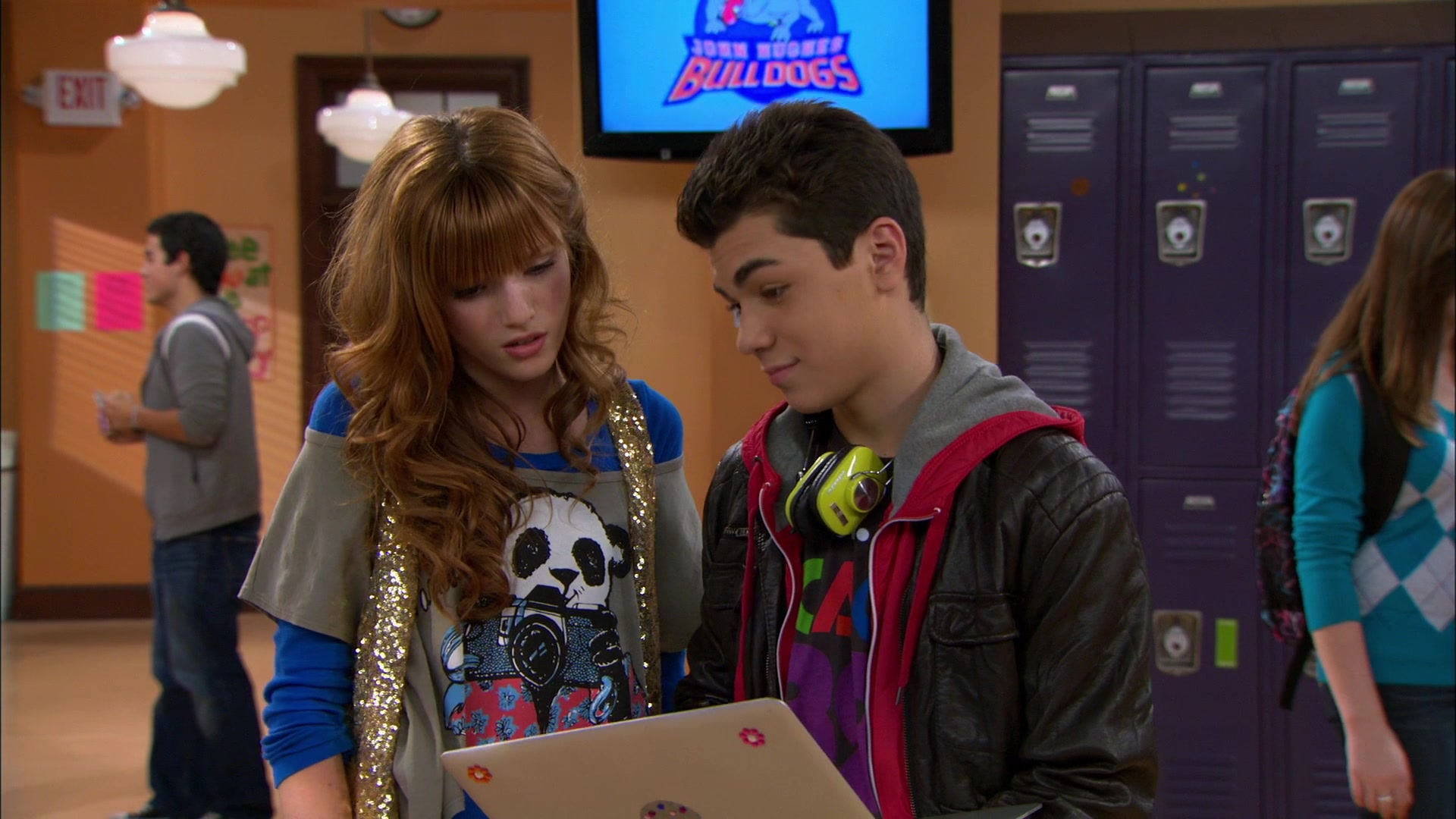 Shake_It_Up_S01E09_1080p_BTD_000488.jpg