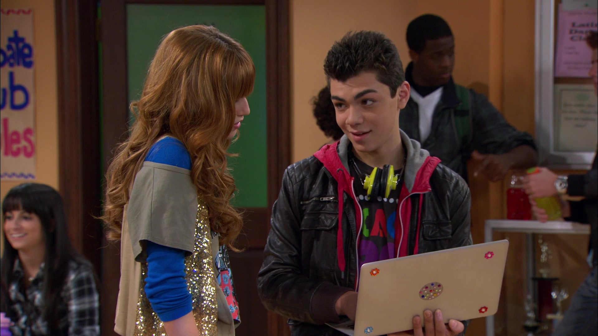 Shake_It_Up_S01E09_1080p_BTD_000490.jpg