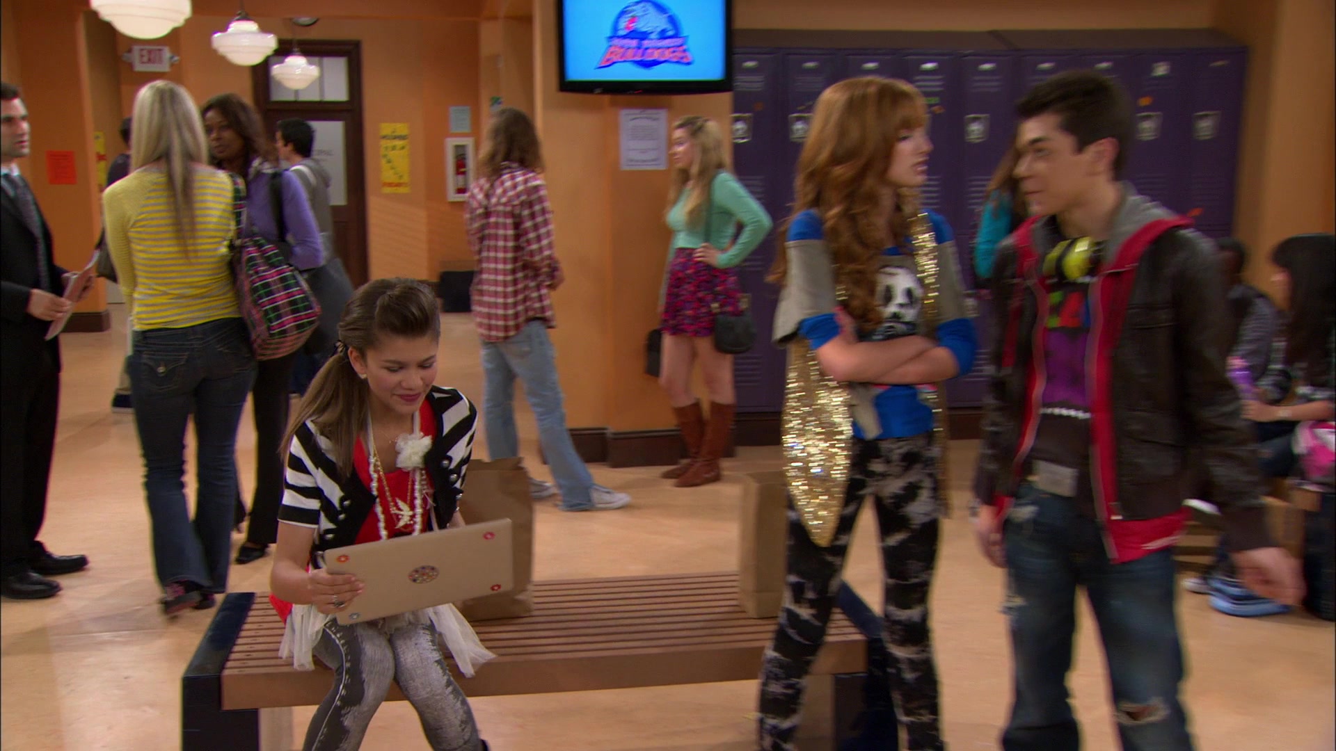 Shake_It_Up_S01E09_1080p_BTD_000520.jpg Shake_It_Up_S01E09_1080p_BTD_000520.jpg