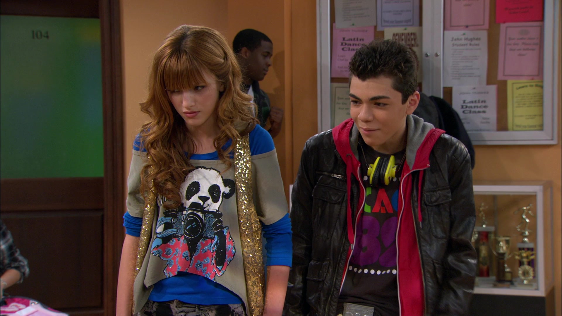 Shake_It_Up_S01E09_1080p_BTD_000568.jpg