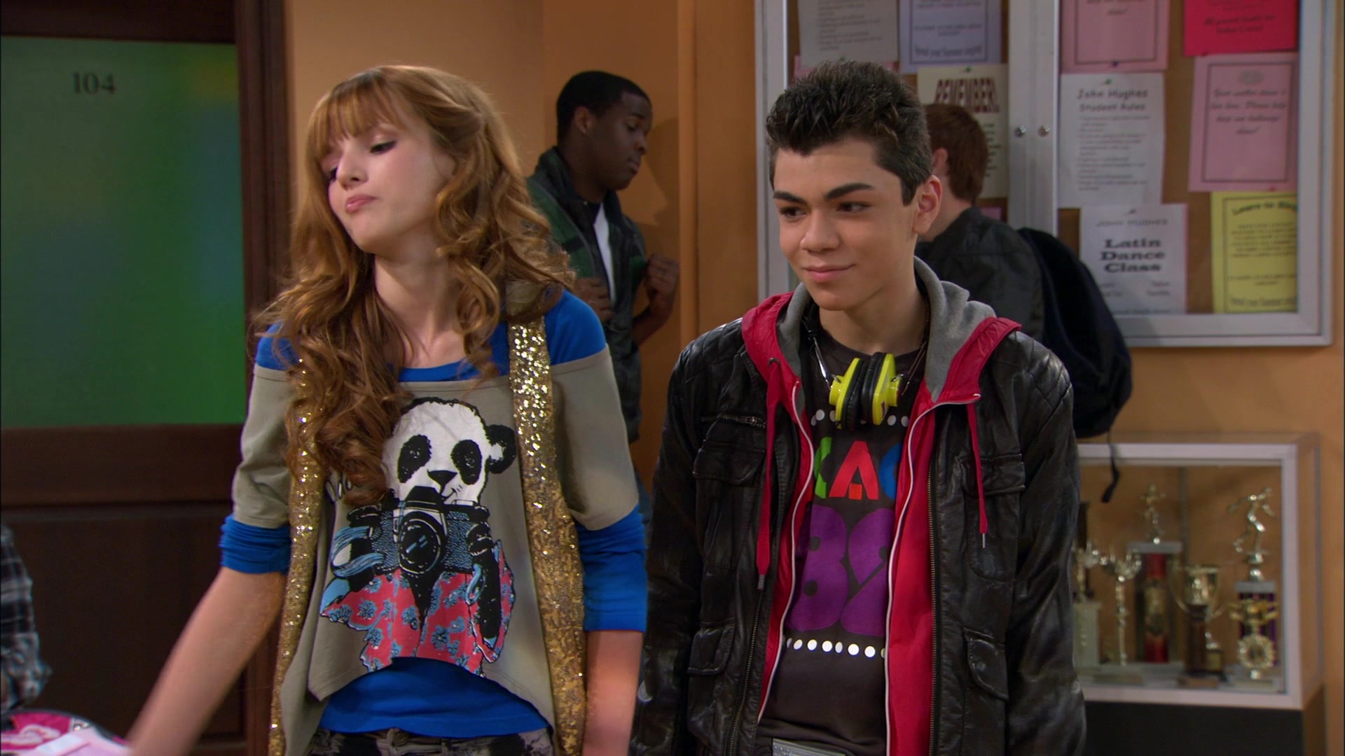 Shake_It_Up_S01E09_1080p_BTD_000571.jpg