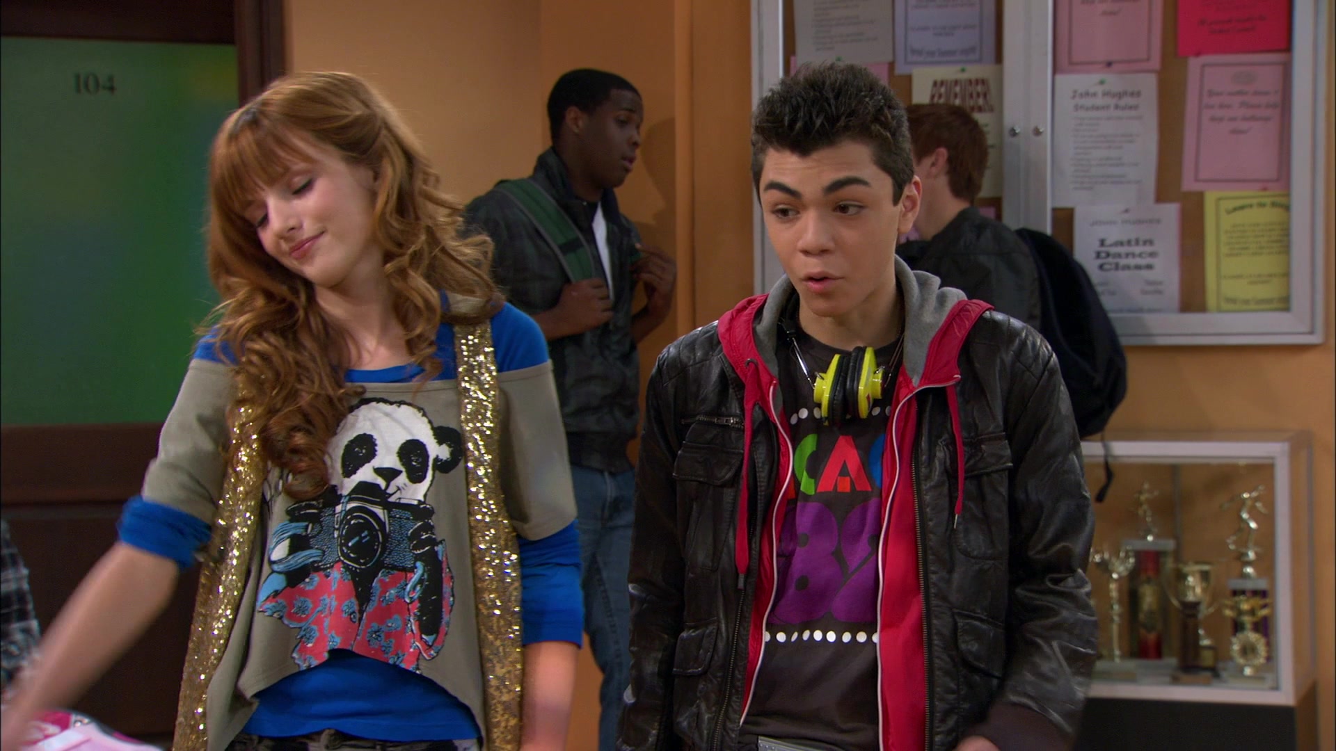 Shake_It_Up_S01E09_1080p_BTD_000572.jpg Shake_It_Up_S01E09_1080p_BTD_000572.jpg