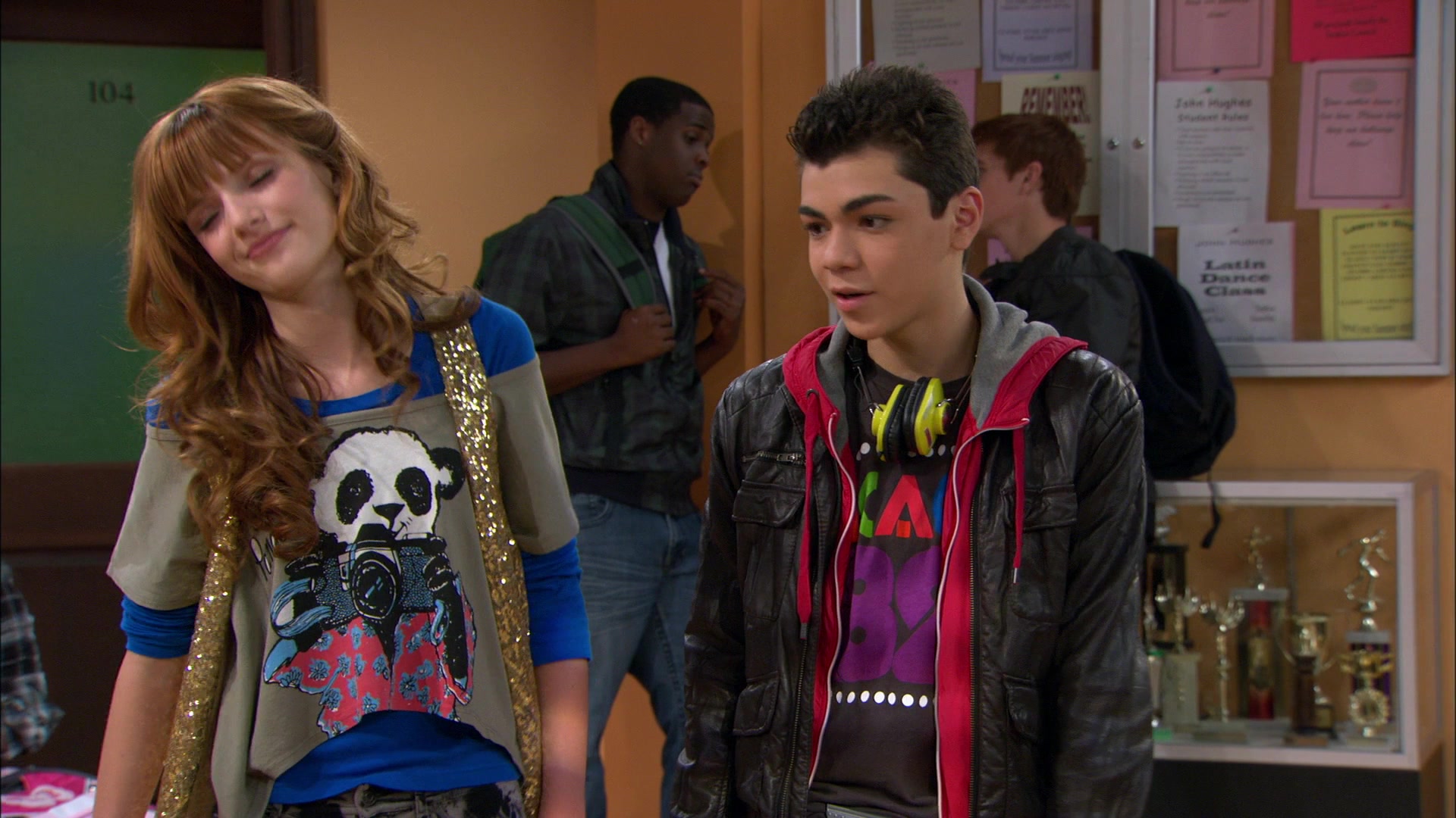 Shake_It_Up_S01E09_1080p_BTD_000573.jpg Shake_It_Up_S01E09_1080p_BTD_000573.jpg