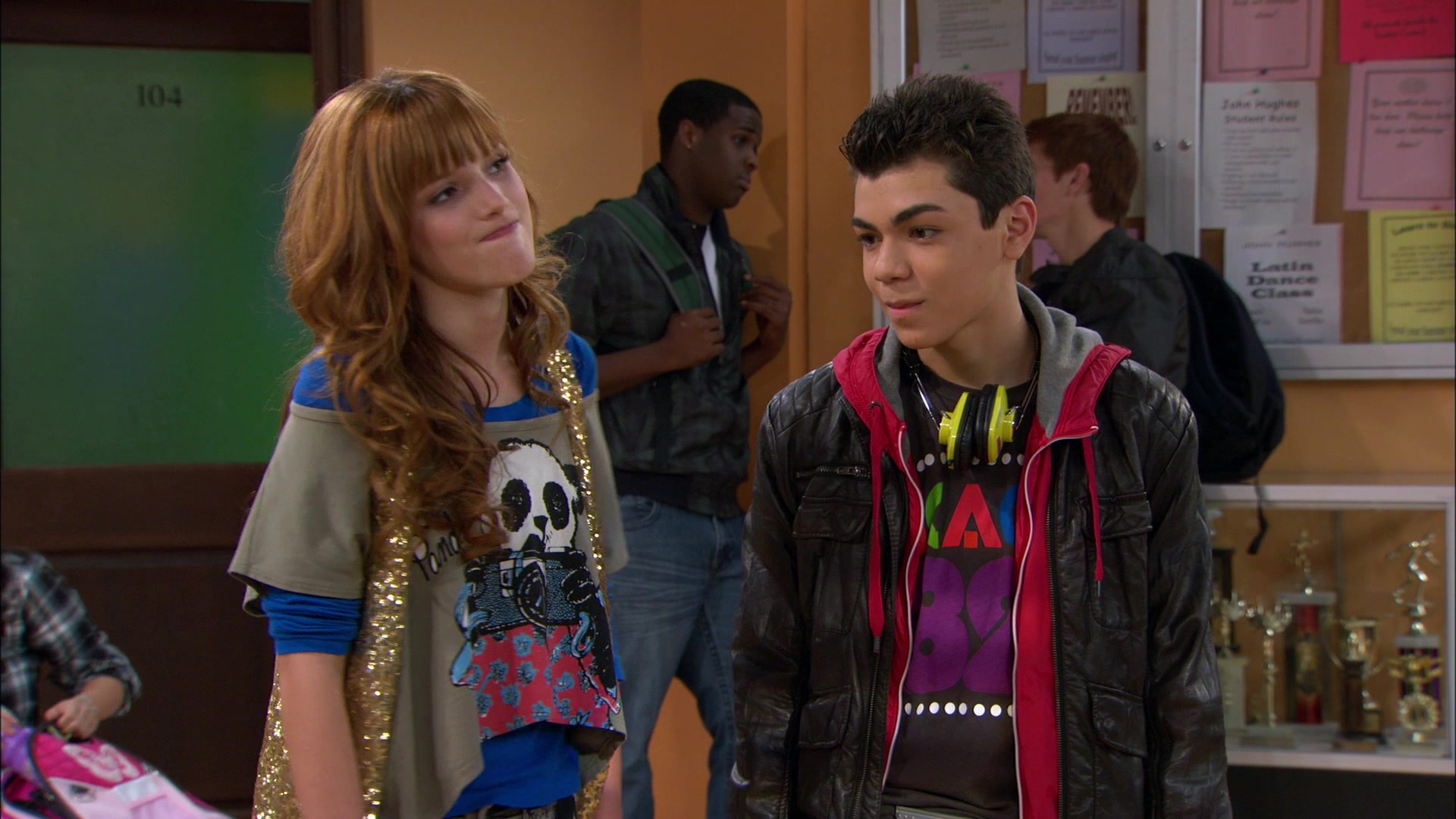 Shake_It_Up_S01E09_1080p_BTD_000578.jpg
