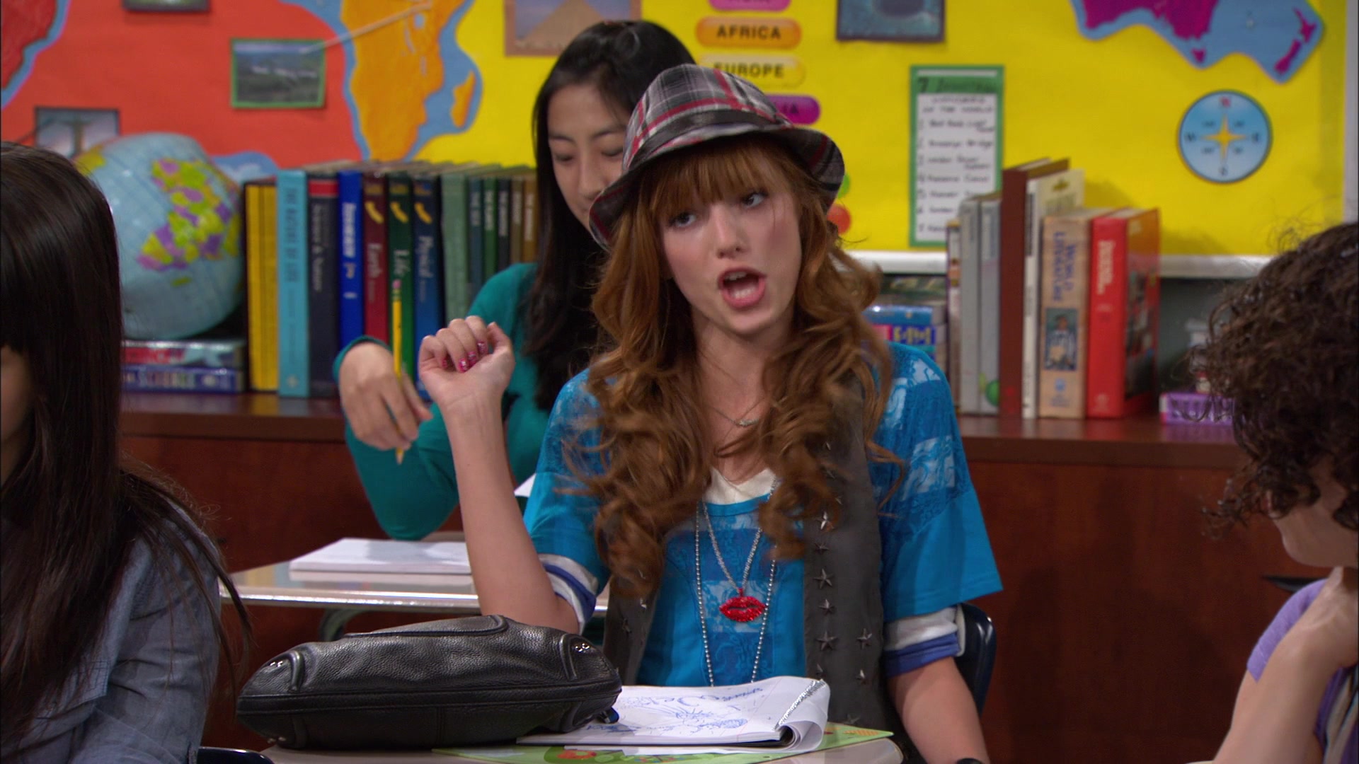 Shake_It_Up_S01E09_1080p_BTD_000933.jpg
