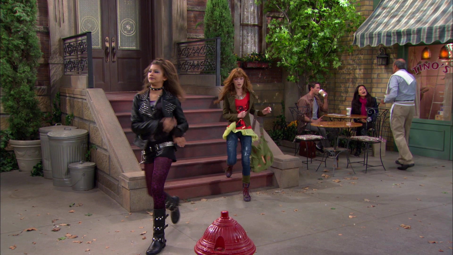 Shake_It_Up_S01E09_1080p_BTD_001690.jpg Shake_It_Up_S01E09_1080p_BTD_001690.jpg