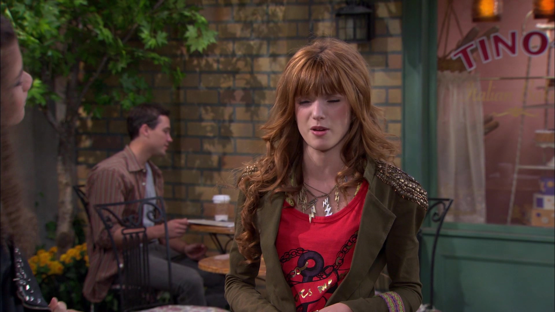 Shake_It_Up_S01E09_1080p_BTD_001720.jpg Shake_It_Up_S01E09_1080p_BTD_001720.jpg