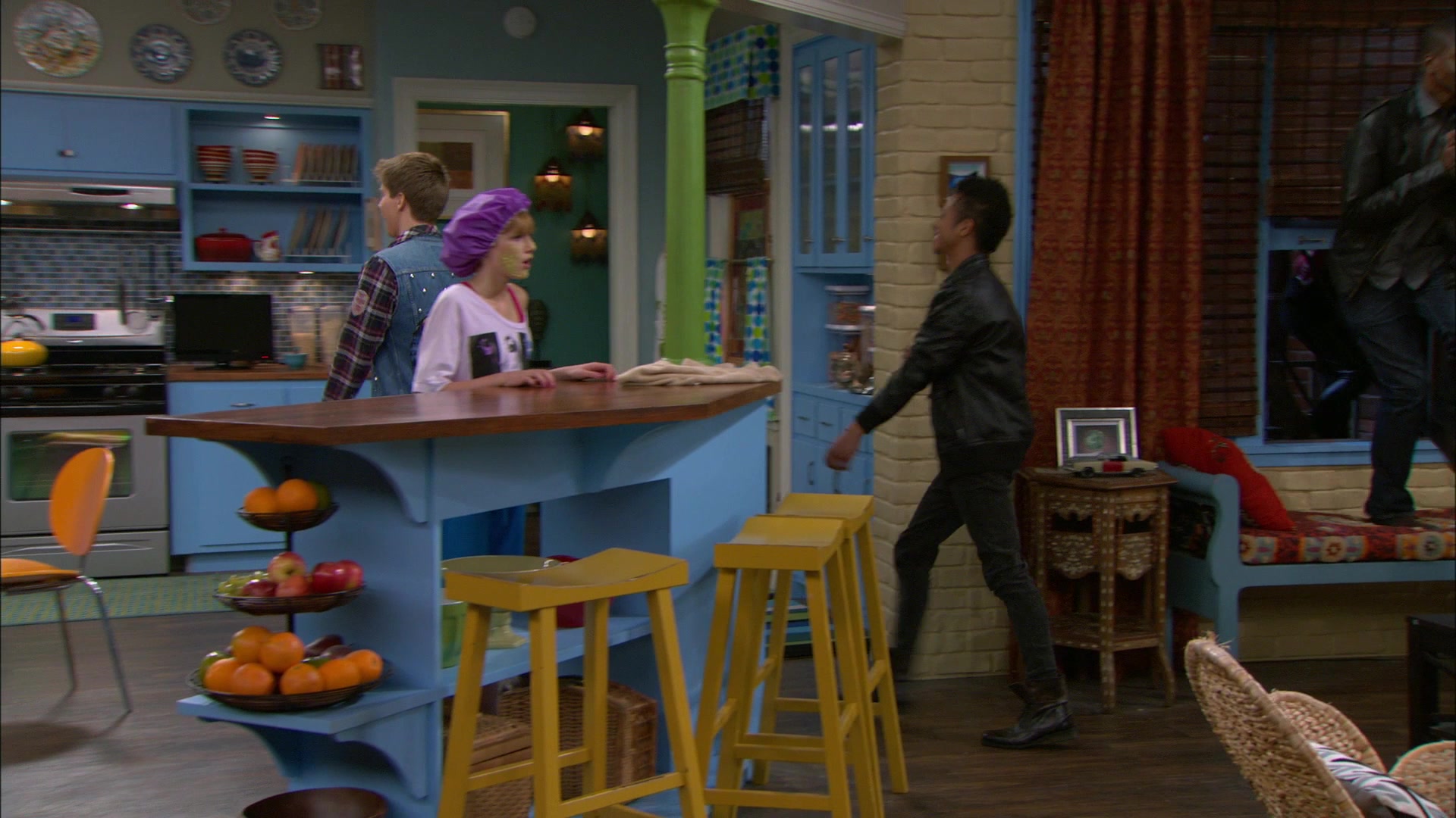Shake_It_Up_S01E09_1080p_BTD_001939.jpg