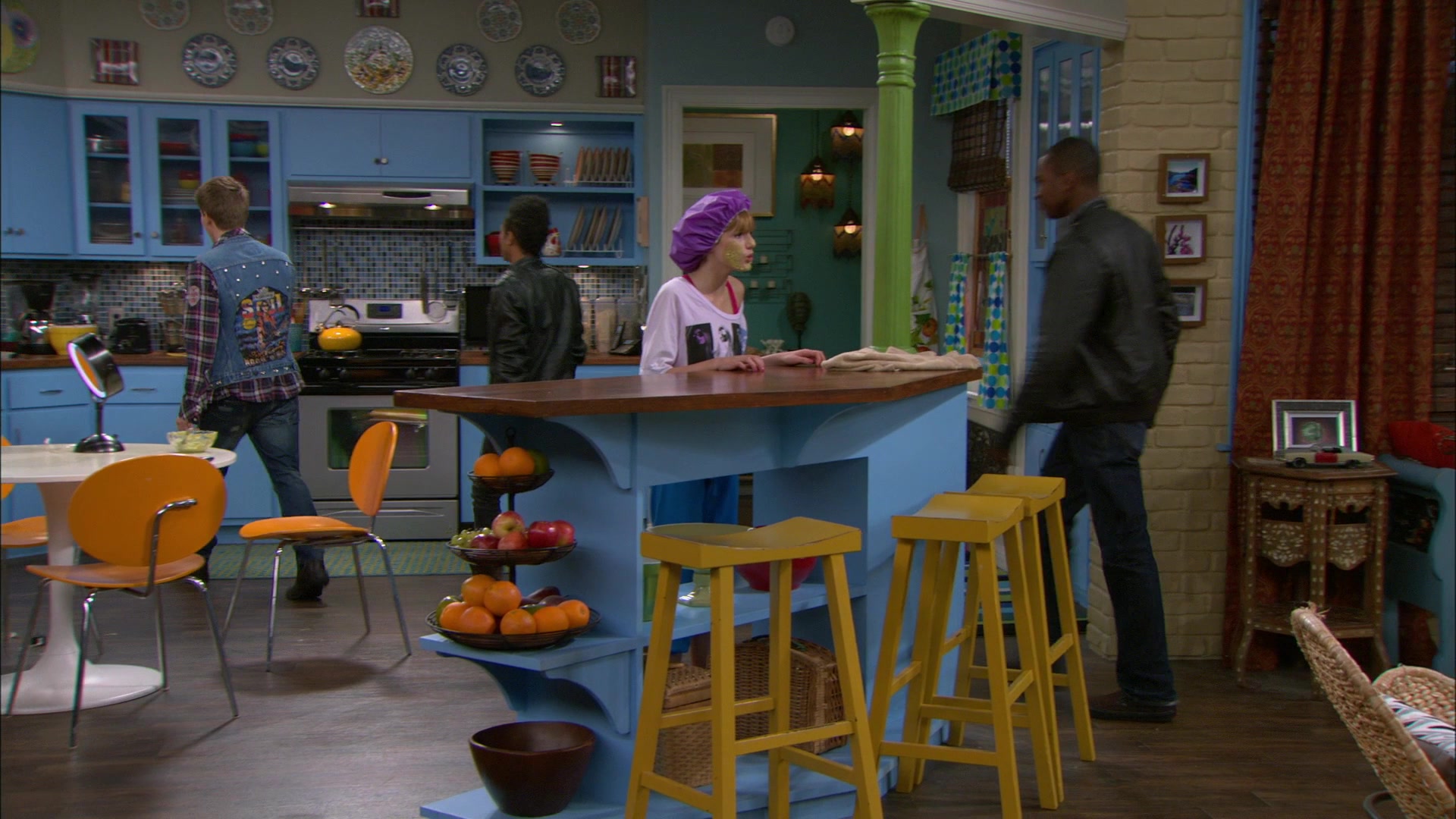 Shake_It_Up_S01E09_1080p_BTD_001943.jpg Shake_It_Up_S01E09_1080p_BTD_001943.jpg