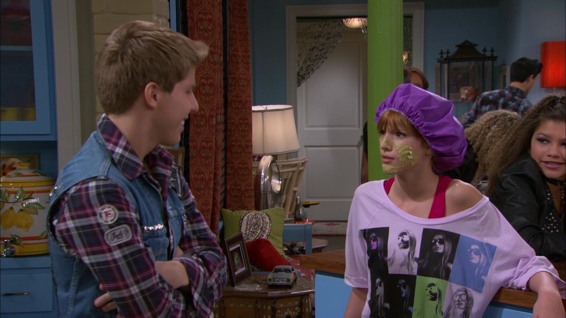 Shake_It_Up_S01E09_1080p_BTD_001974.jpg