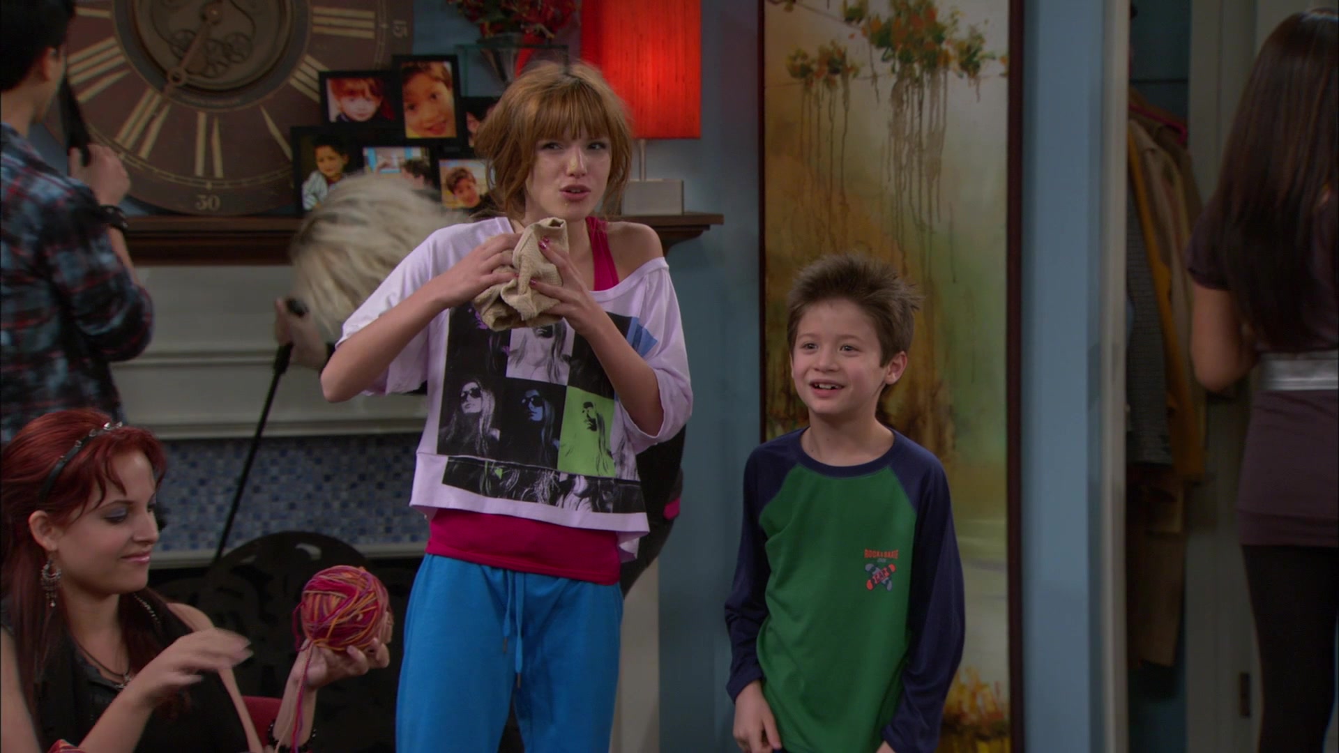 Shake_It_Up_S01E09_1080p_BTD_002051.jpg