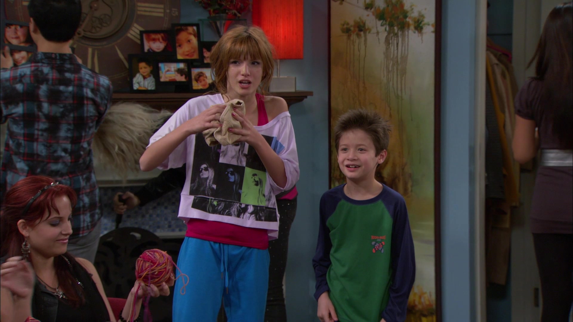 Shake_It_Up_S01E09_1080p_BTD_002054.jpg