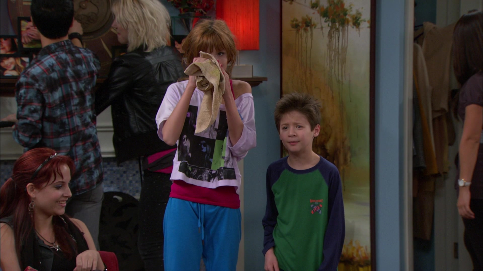 Shake_It_Up_S01E09_1080p_BTD_002068.jpg