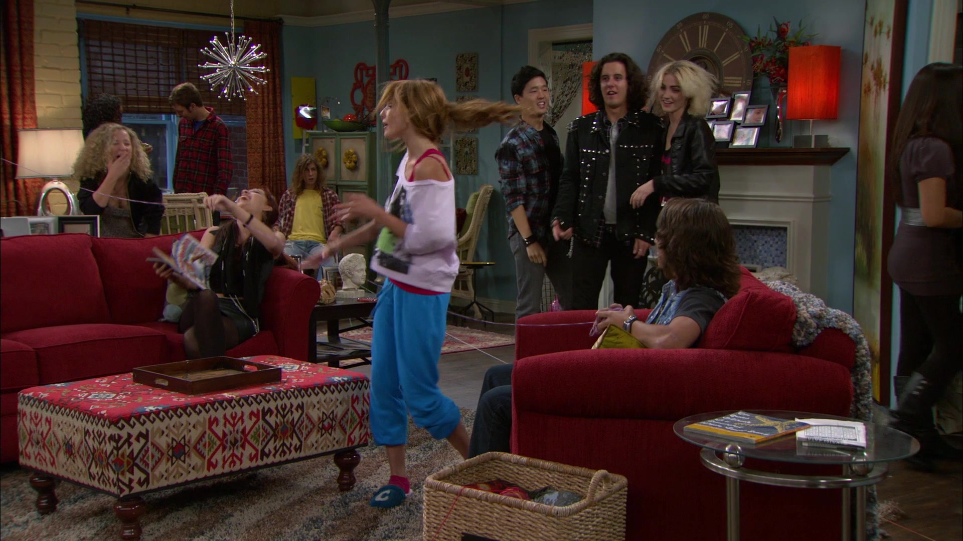 Shake_It_Up_S01E09_1080p_BTD_002187.jpg