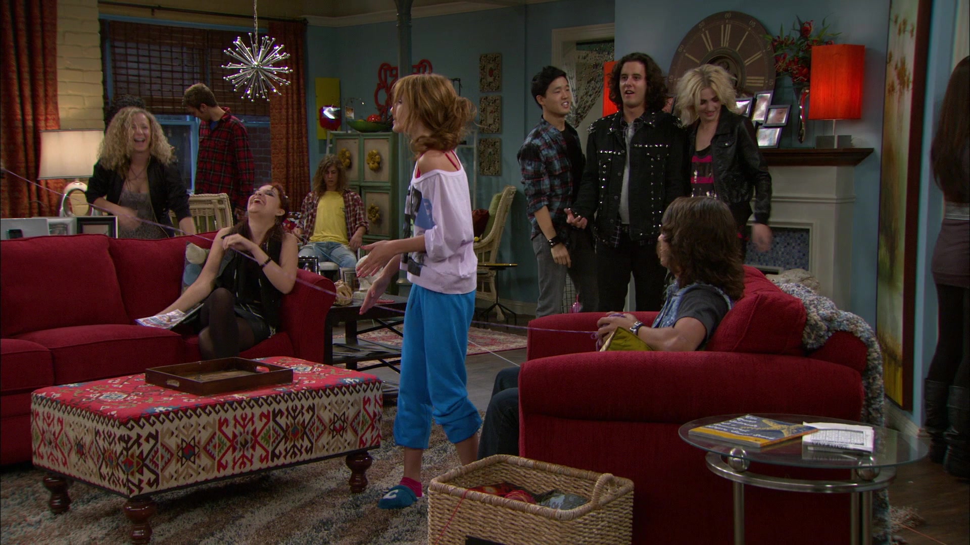 Shake_It_Up_S01E09_1080p_BTD_002188.jpg