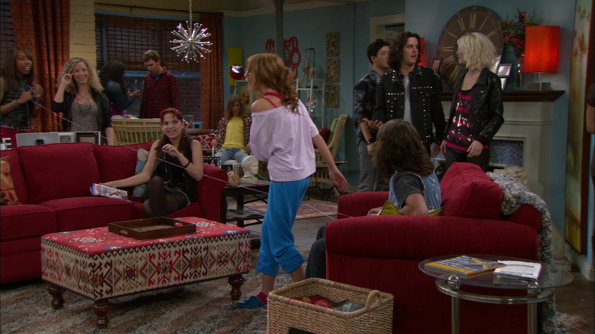Shake_It_Up_S01E09_1080p_BTD_002190.jpg