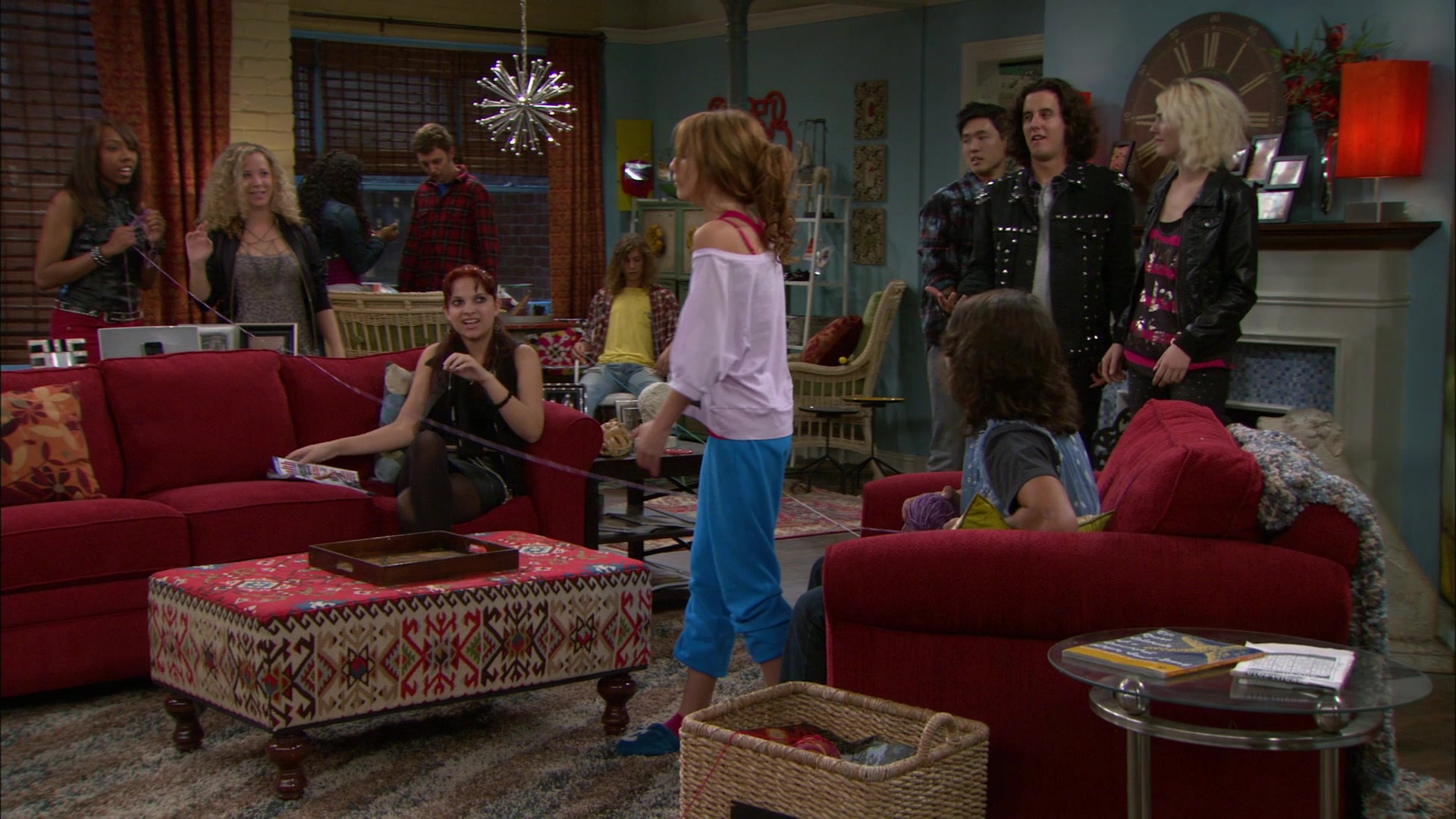 Shake_It_Up_S01E09_1080p_BTD_002191.jpg