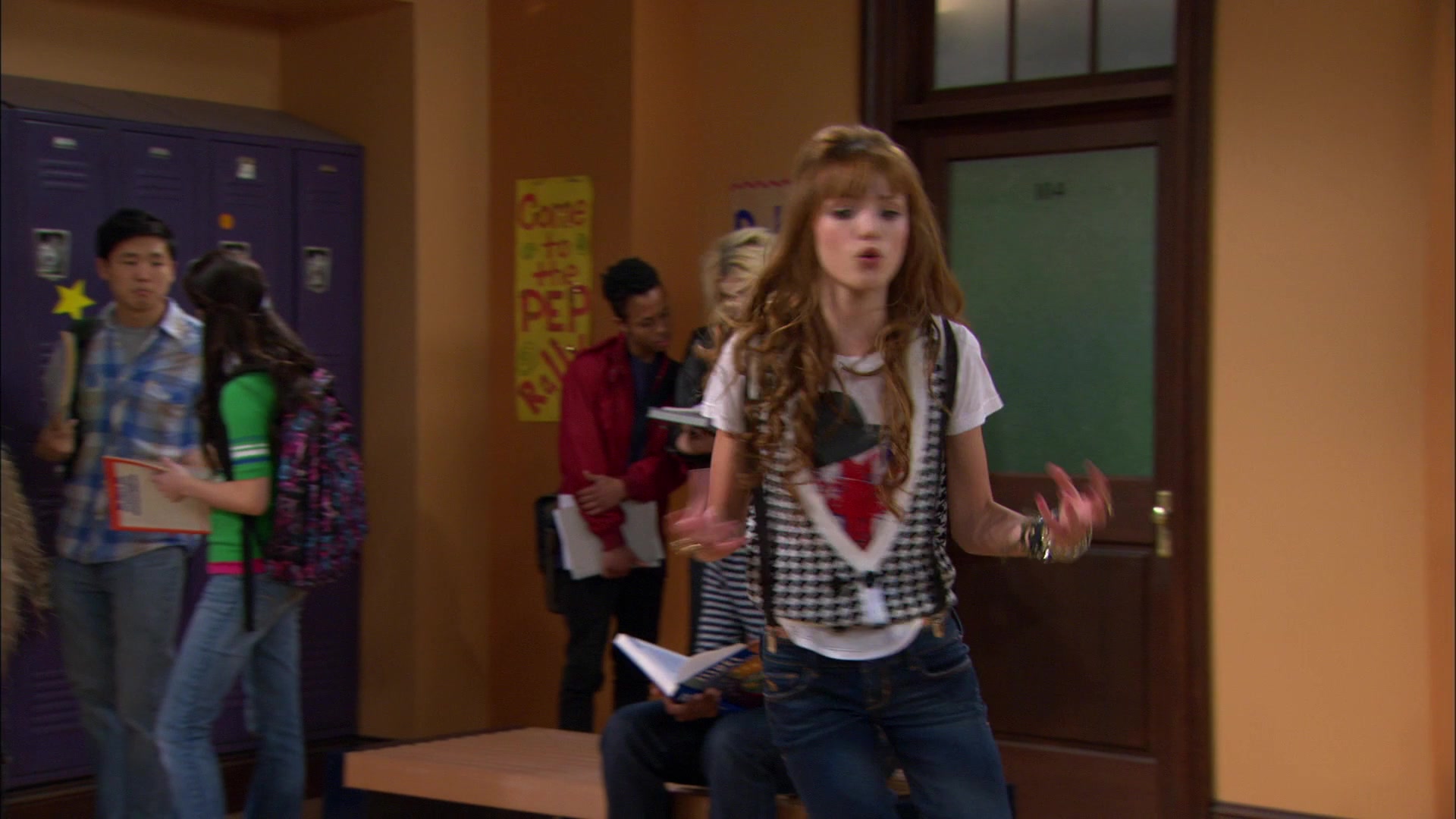 Shake_It_Up_S01E09_1080p_BTD_002344.jpg Shake_It_Up_S01E09_1080p_BTD_002344.jpg