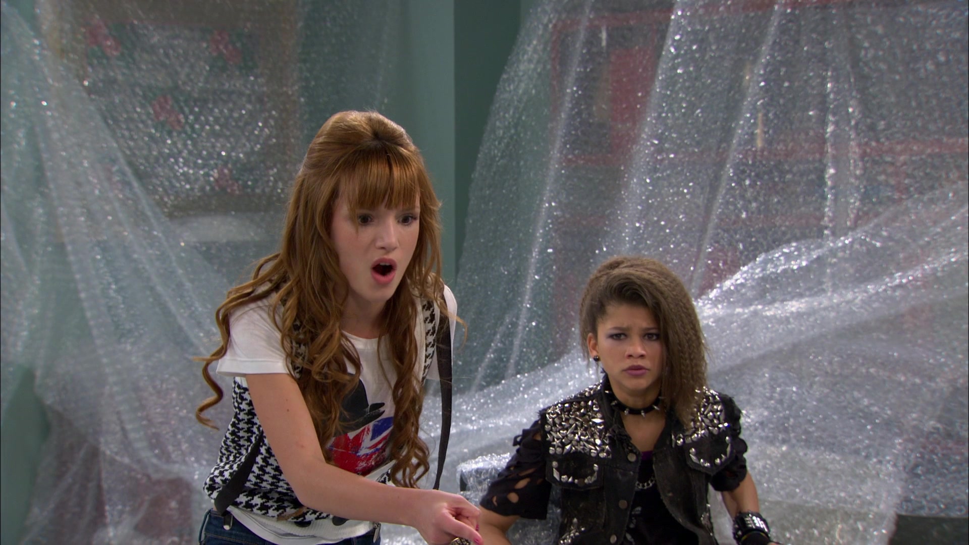 Shake_It_Up_S01E09_1080p_BTD_002907.jpg