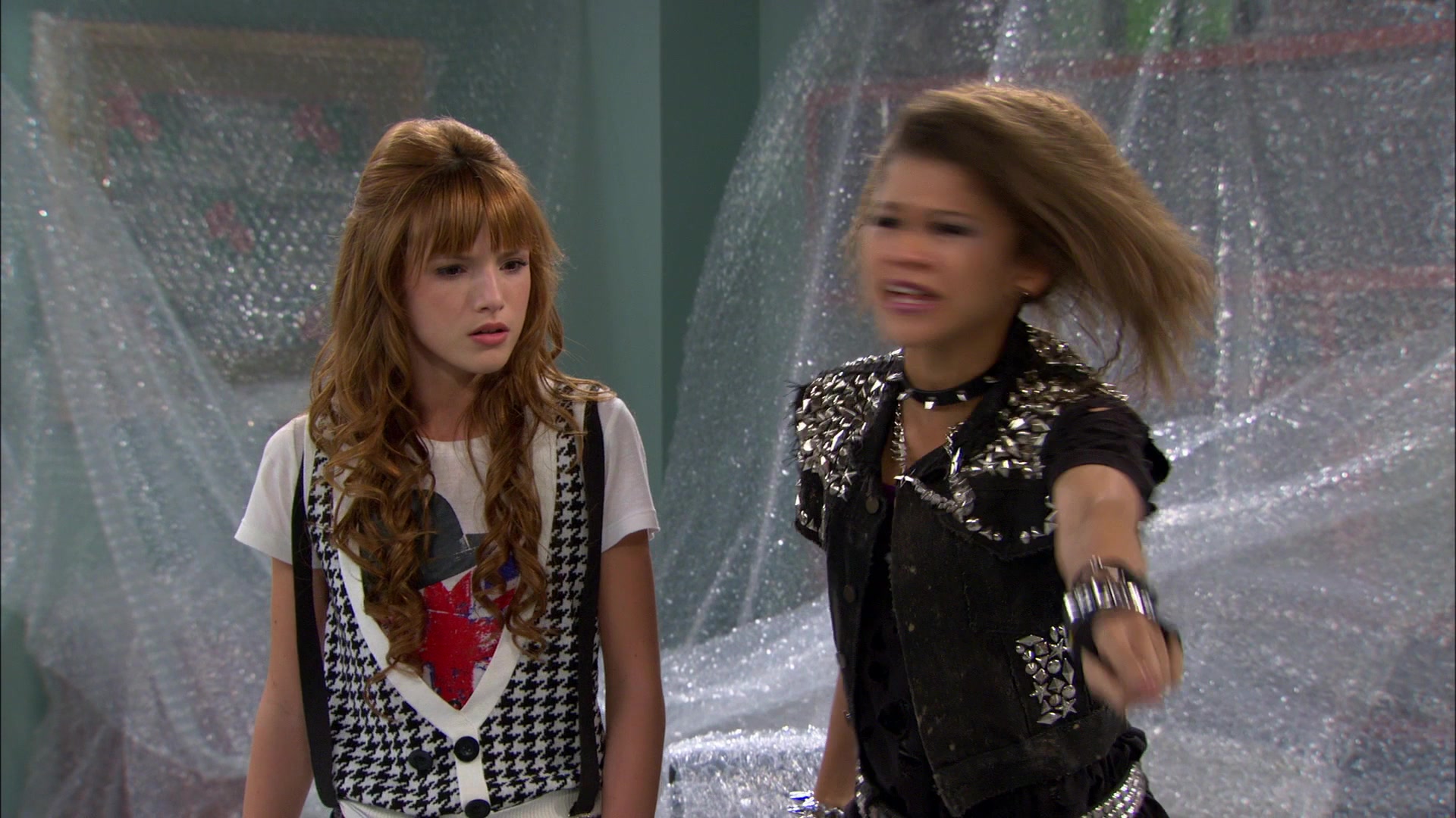 Shake_It_Up_S01E09_1080p_BTD_002919.jpg