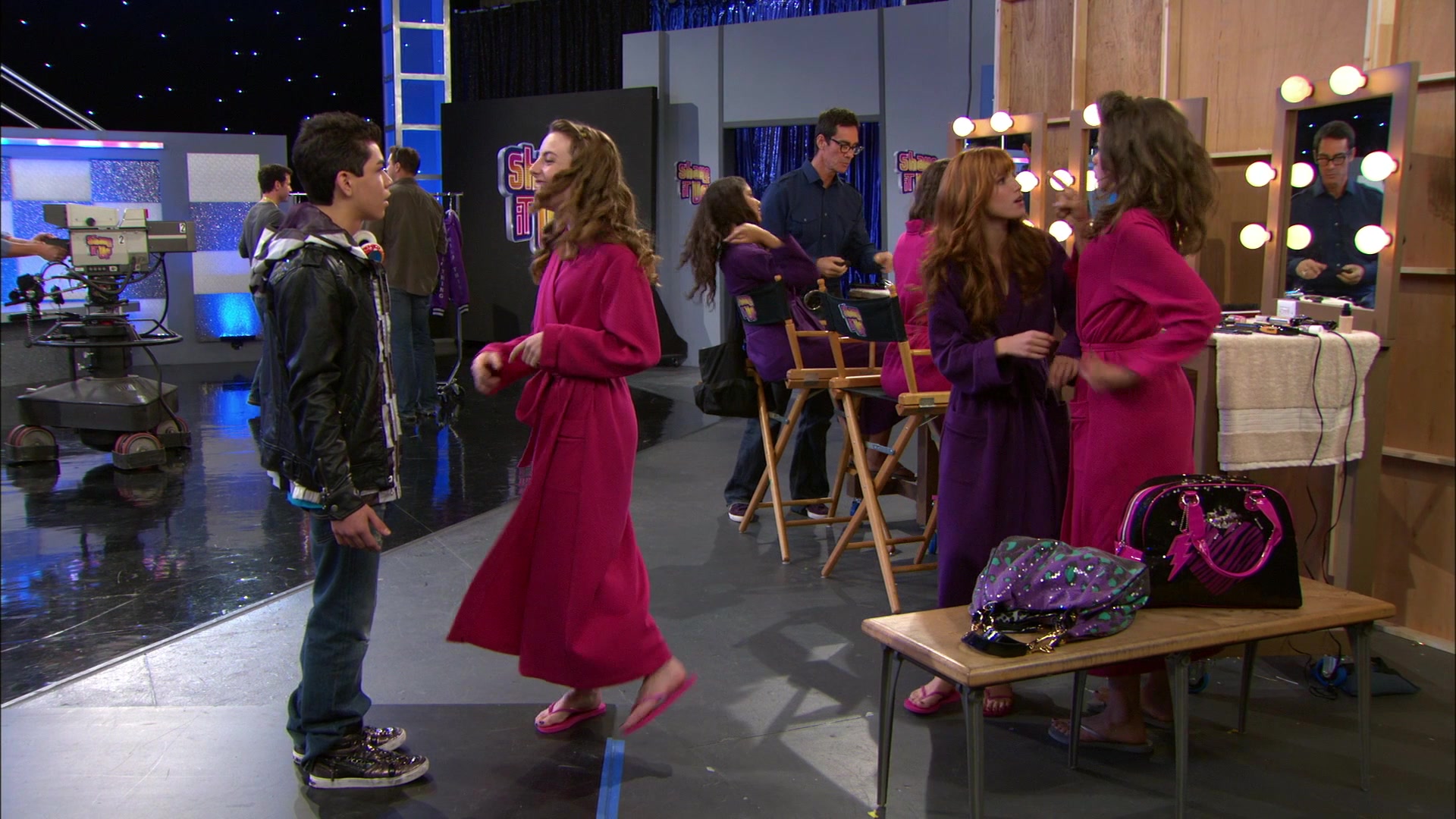 Shake_It_Up_S01E10_1080p_BTD_000216.jpg