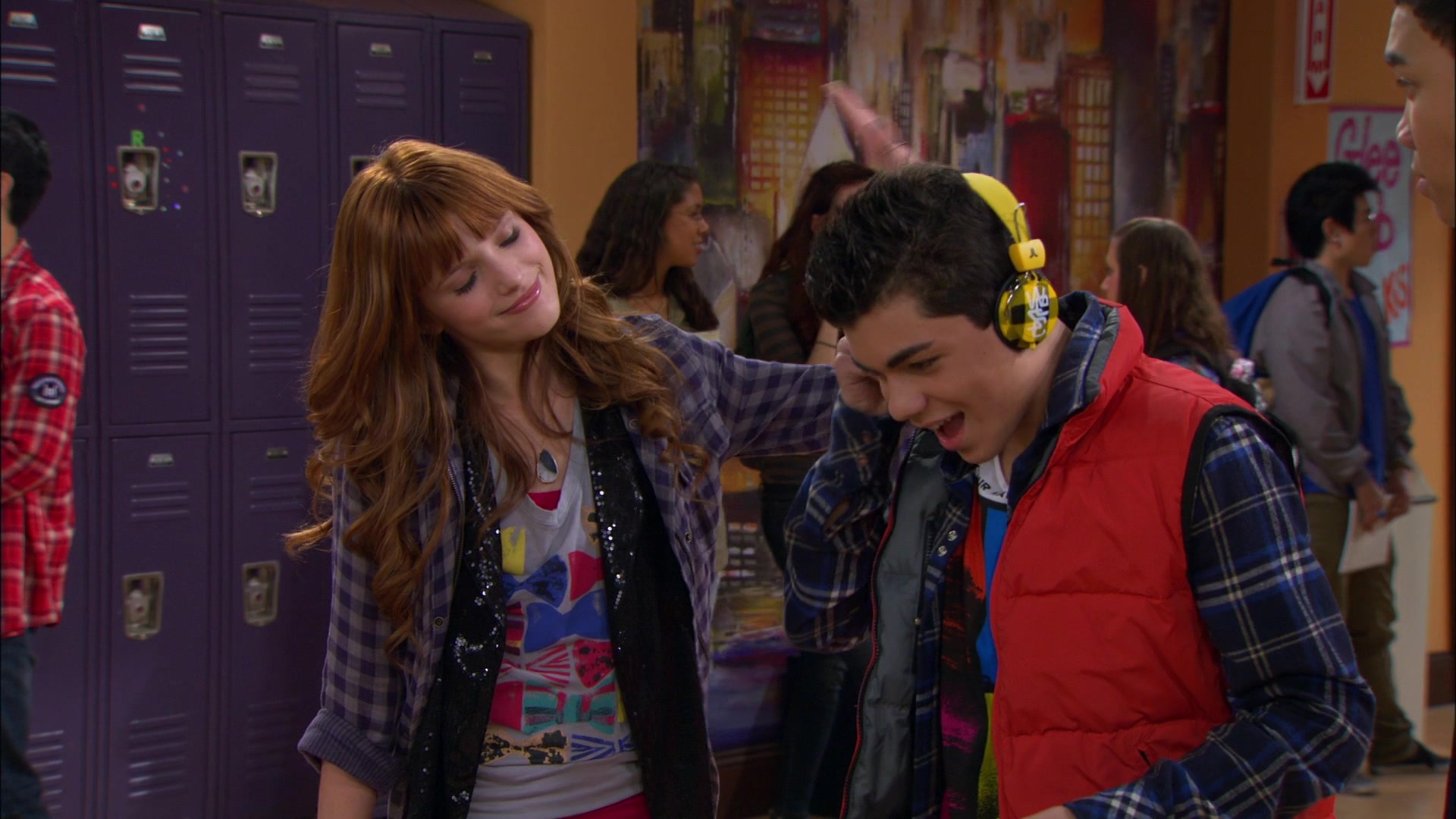 Shake_It_Up_S01E10_1080p_BTD_000688.jpg