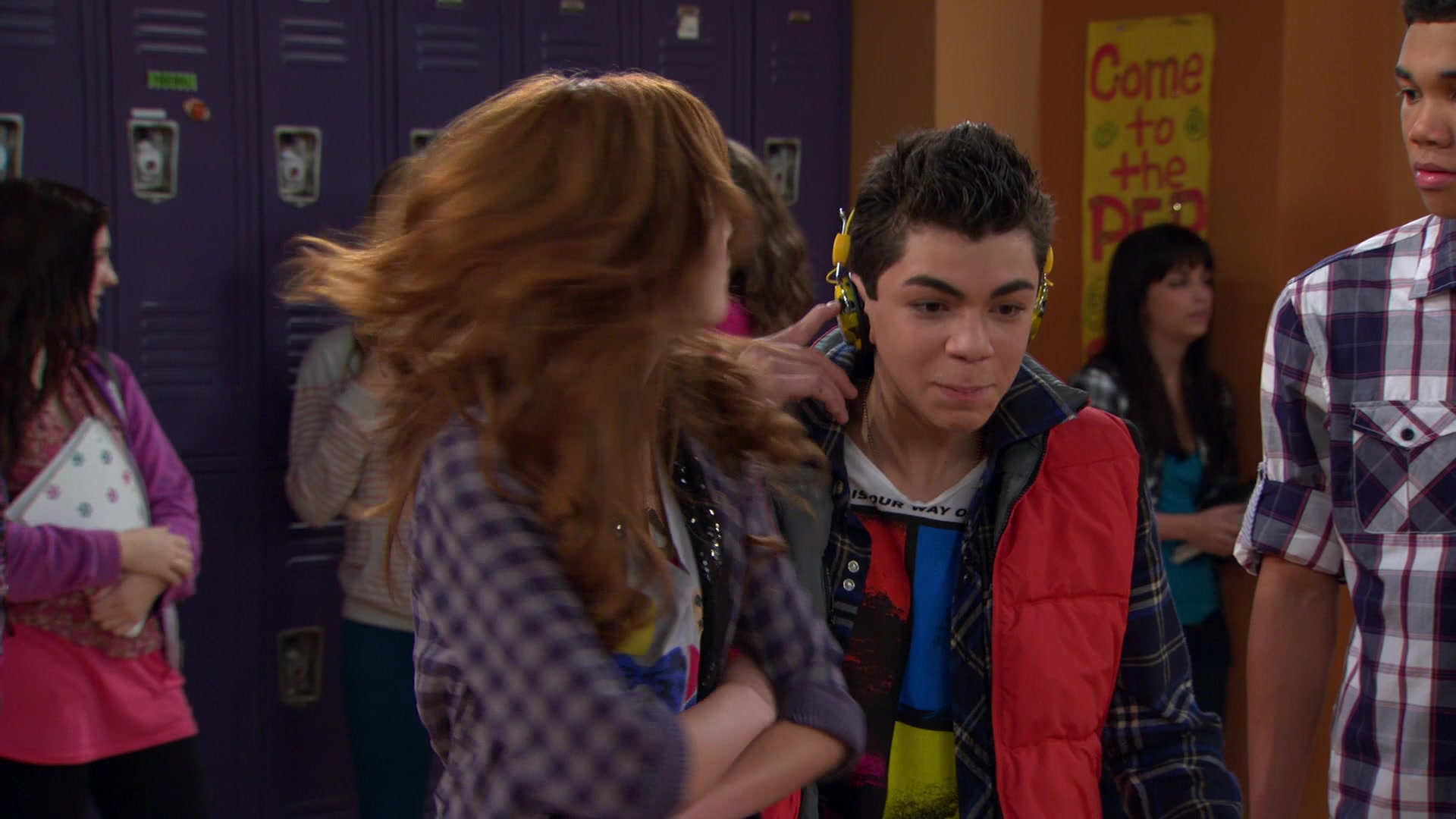 Shake_It_Up_S01E10_1080p_BTD_000790.jpg Shake_It_Up_S01E10_1080p_BTD_000790.jpg