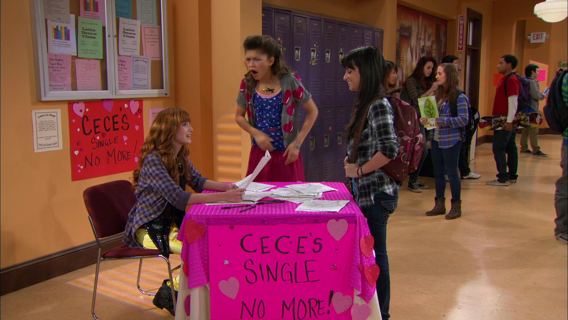 Shake_It_Up_S01E10_1080p_BTD_001173.jpg