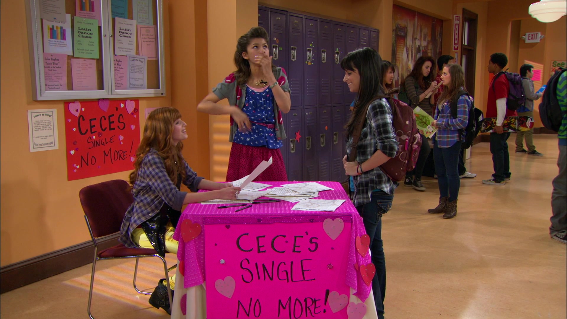 Shake_It_Up_S01E10_1080p_BTD_001176.jpg