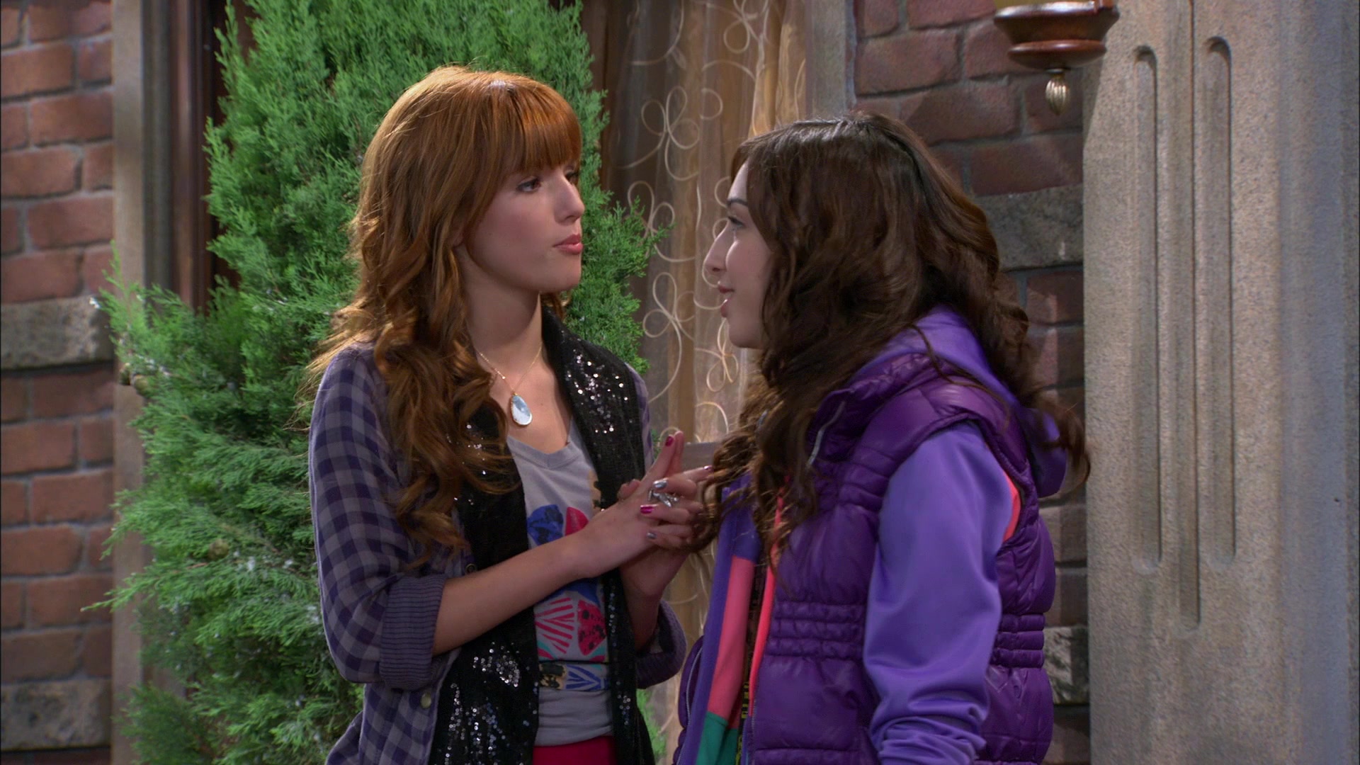 Shake_It_Up_S01E10_1080p_BTD_001348.jpg