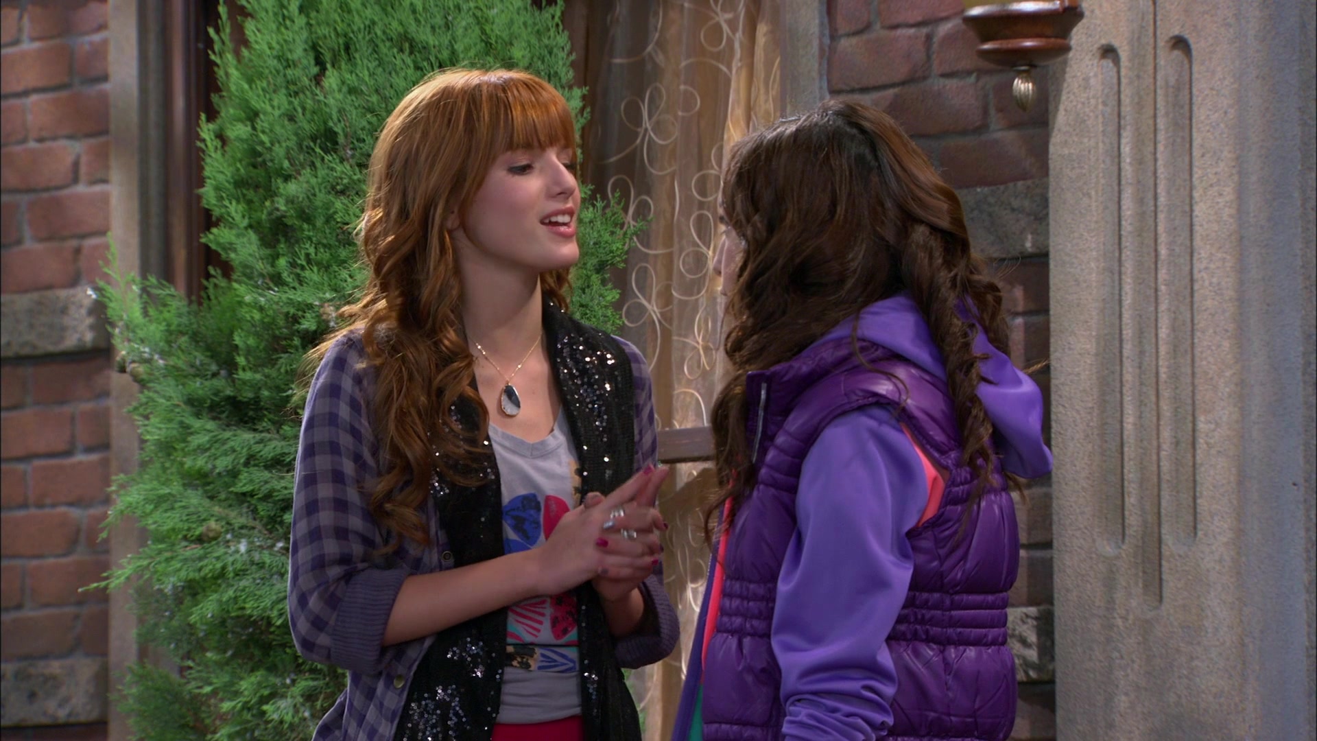 Shake_It_Up_S01E10_1080p_BTD_001350.jpg