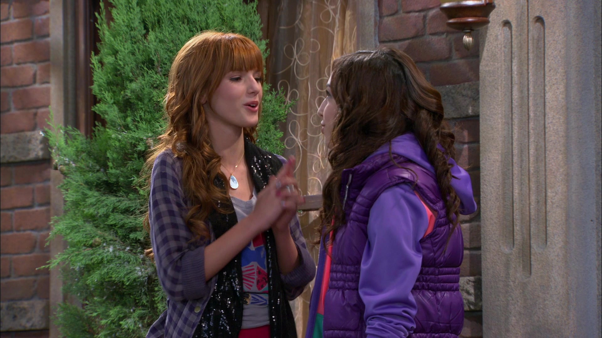 Shake_It_Up_S01E10_1080p_BTD_001353.jpg