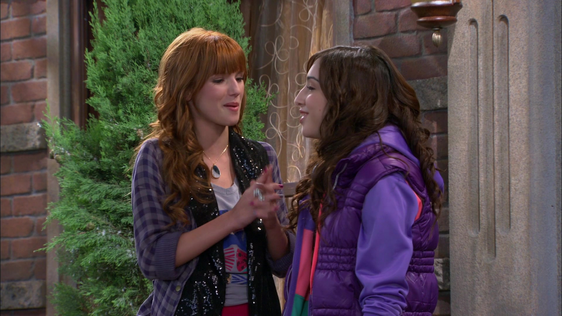 Shake_It_Up_S01E10_1080p_BTD_001355.jpg
