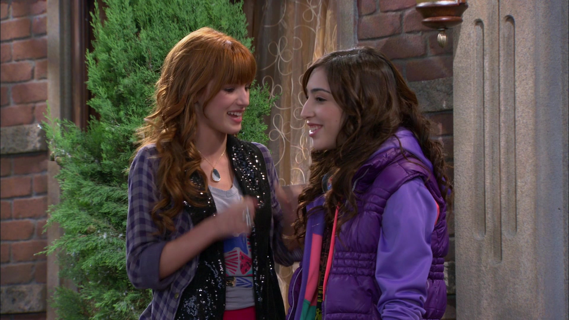 Shake_It_Up_S01E10_1080p_BTD_001356.jpg