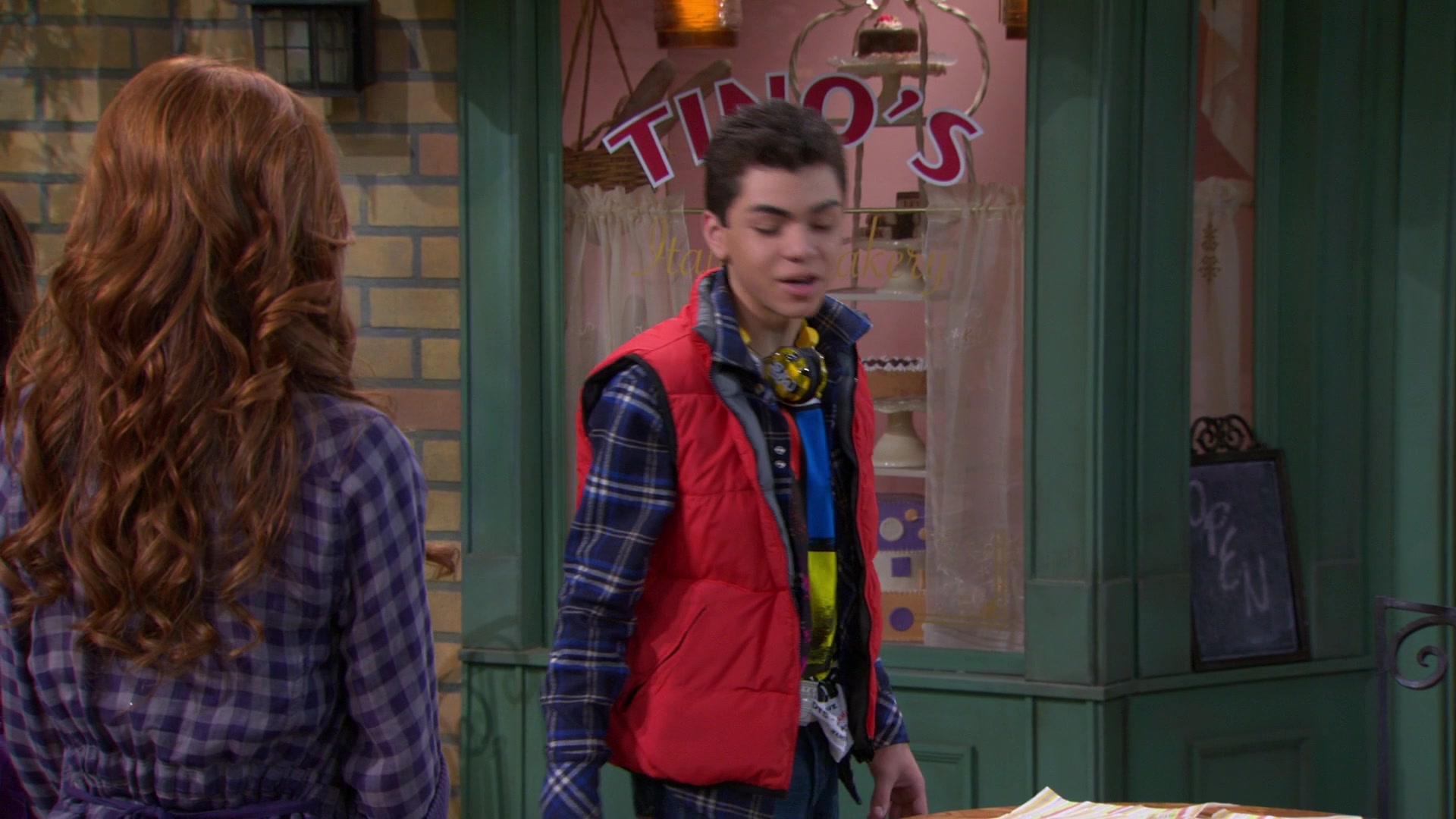 Shake_It_Up_S01E10_1080p_BTD_001384.jpg Shake_It_Up_S01E10_1080p_BTD_001384.jpg