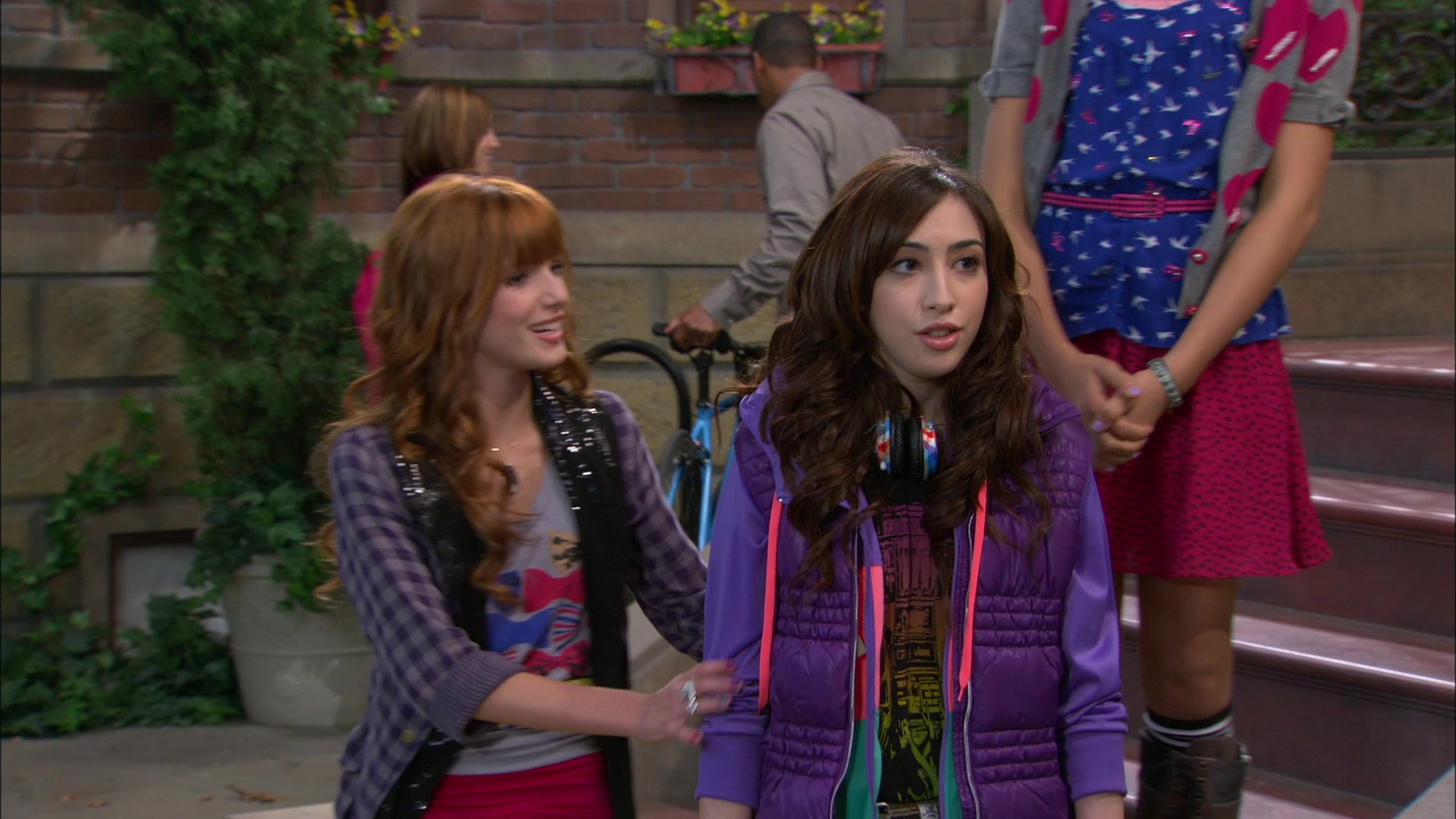 Shake_It_Up_S01E10_1080p_BTD_001421.jpg Shake_It_Up_S01E10_1080p_BTD_001421.jpg