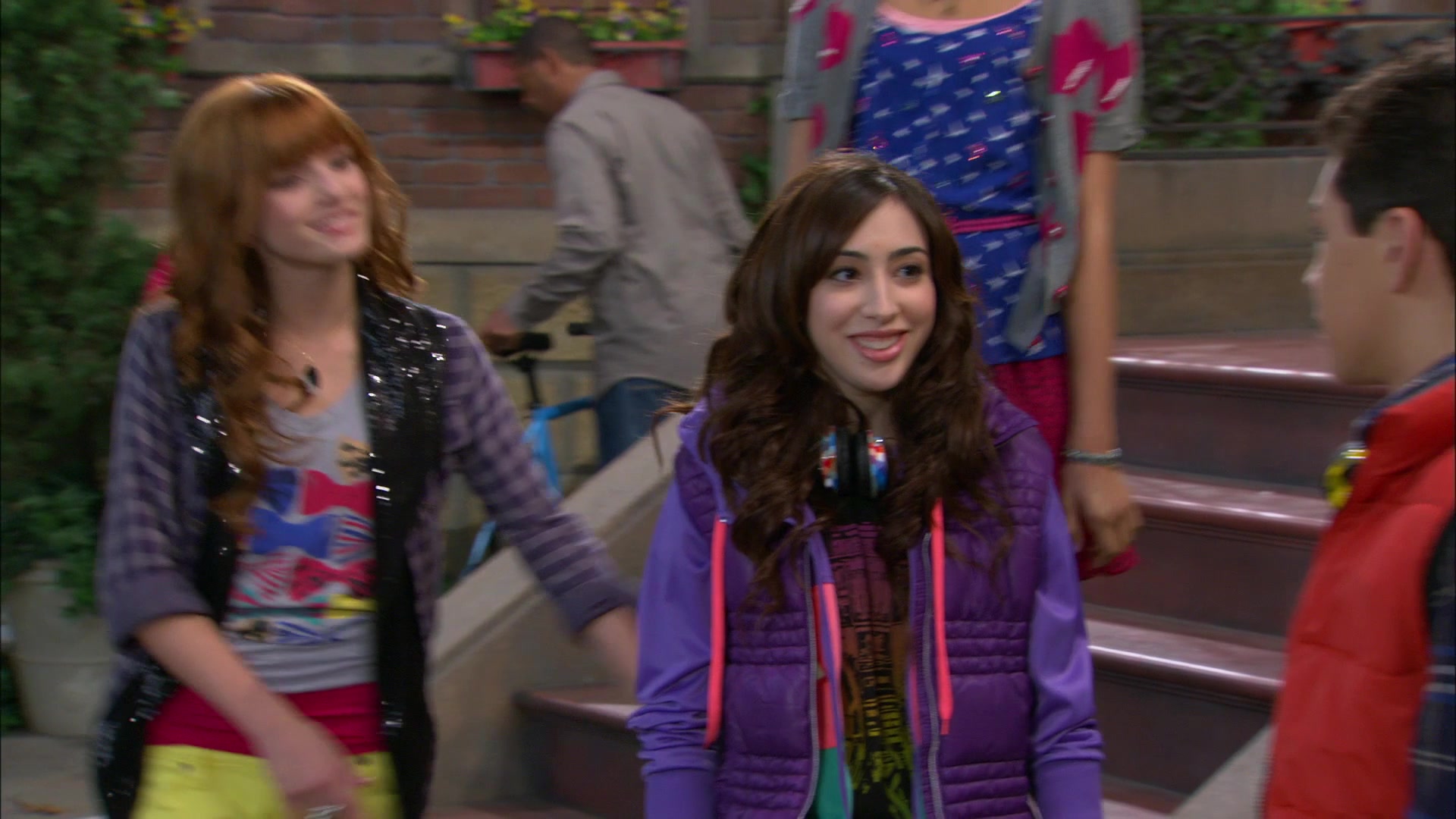 Shake_It_Up_S01E10_1080p_BTD_001422.jpg