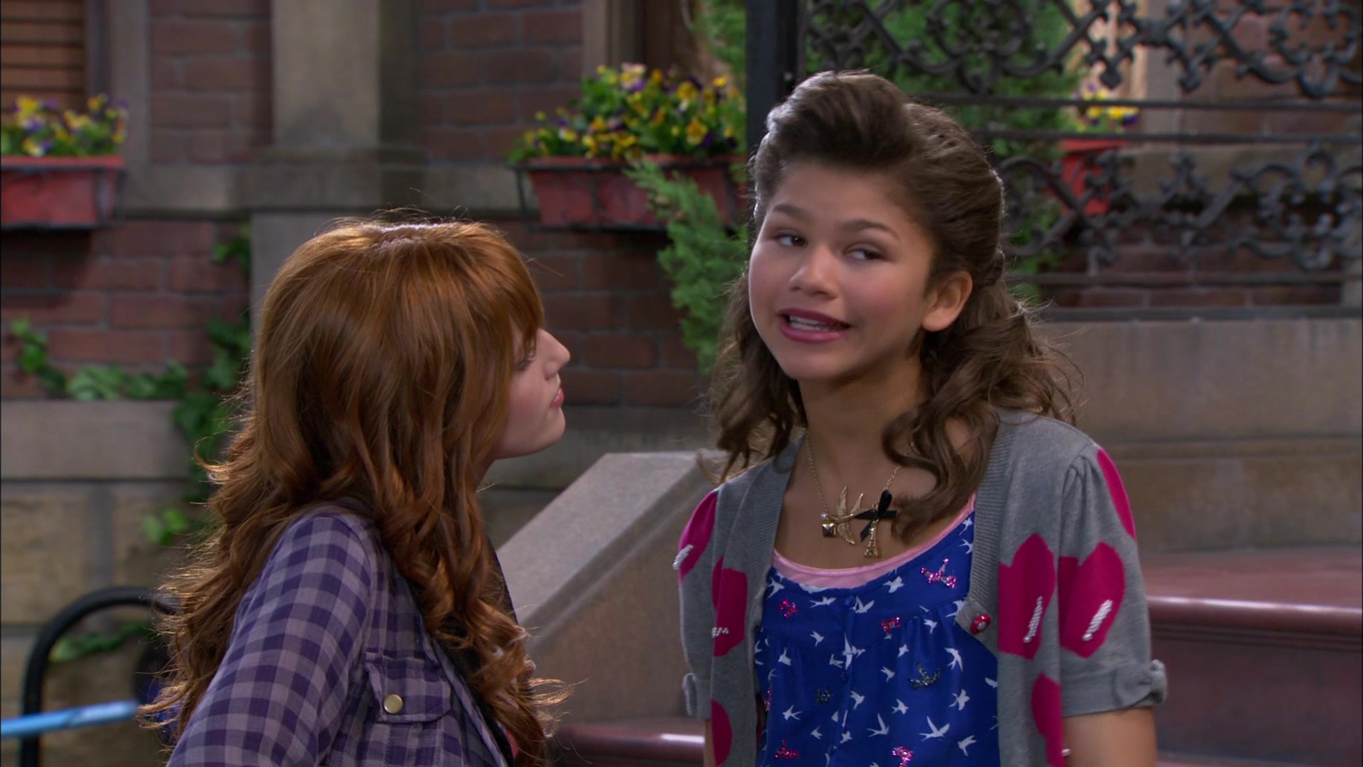 Shake_It_Up_S01E10_1080p_BTD_001475.jpg