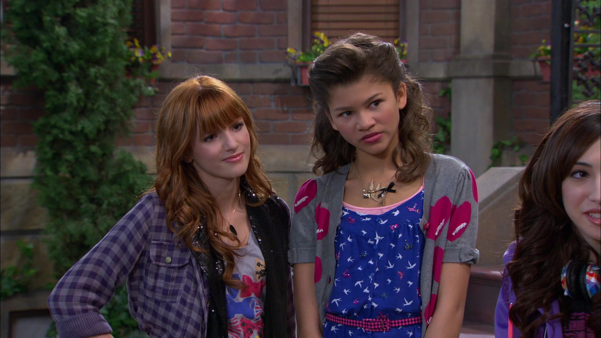 Shake_It_Up_S01E10_1080p_BTD_001488.jpg
