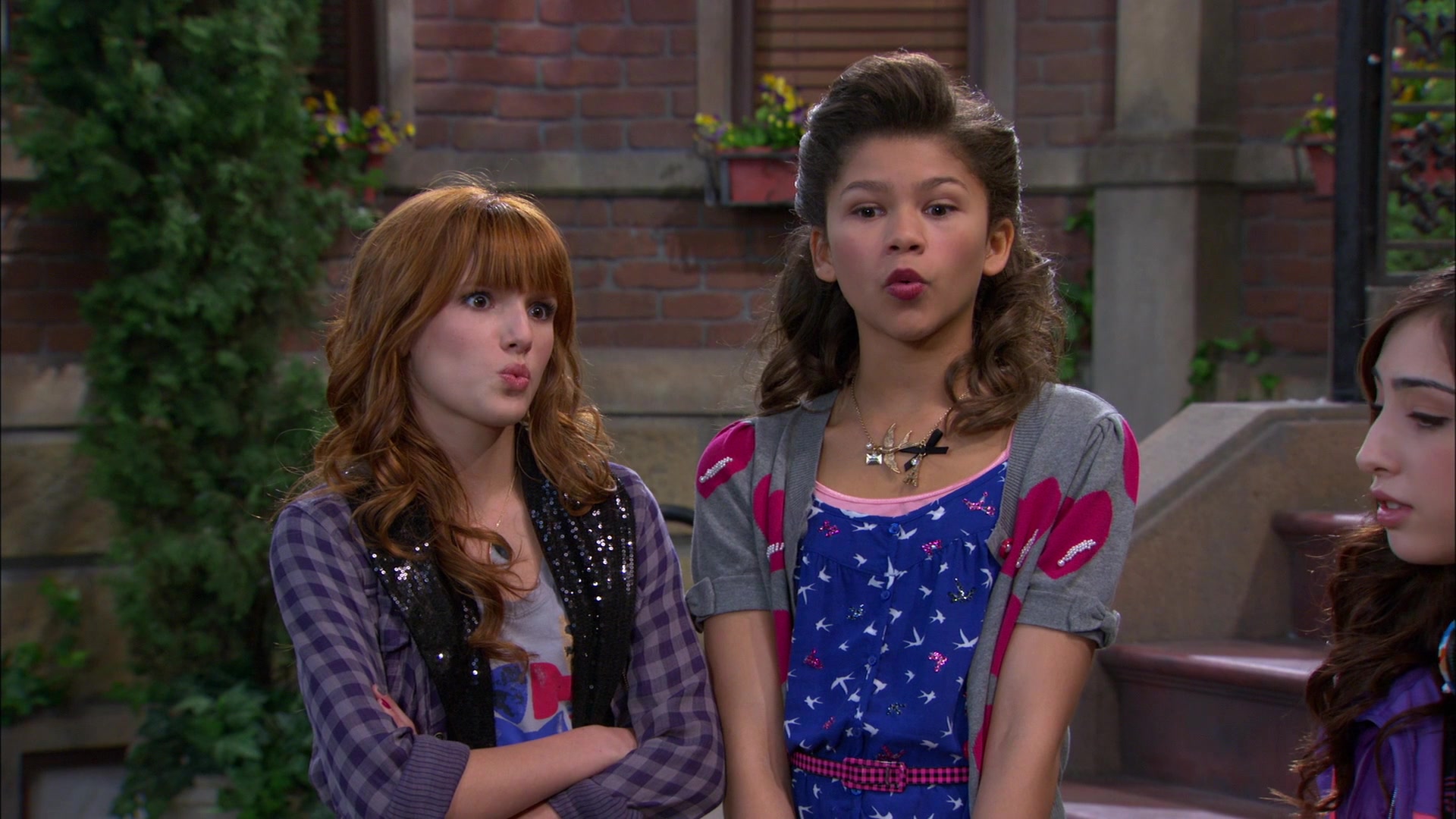 Shake_It_Up_S01E10_1080p_BTD_001517.jpg