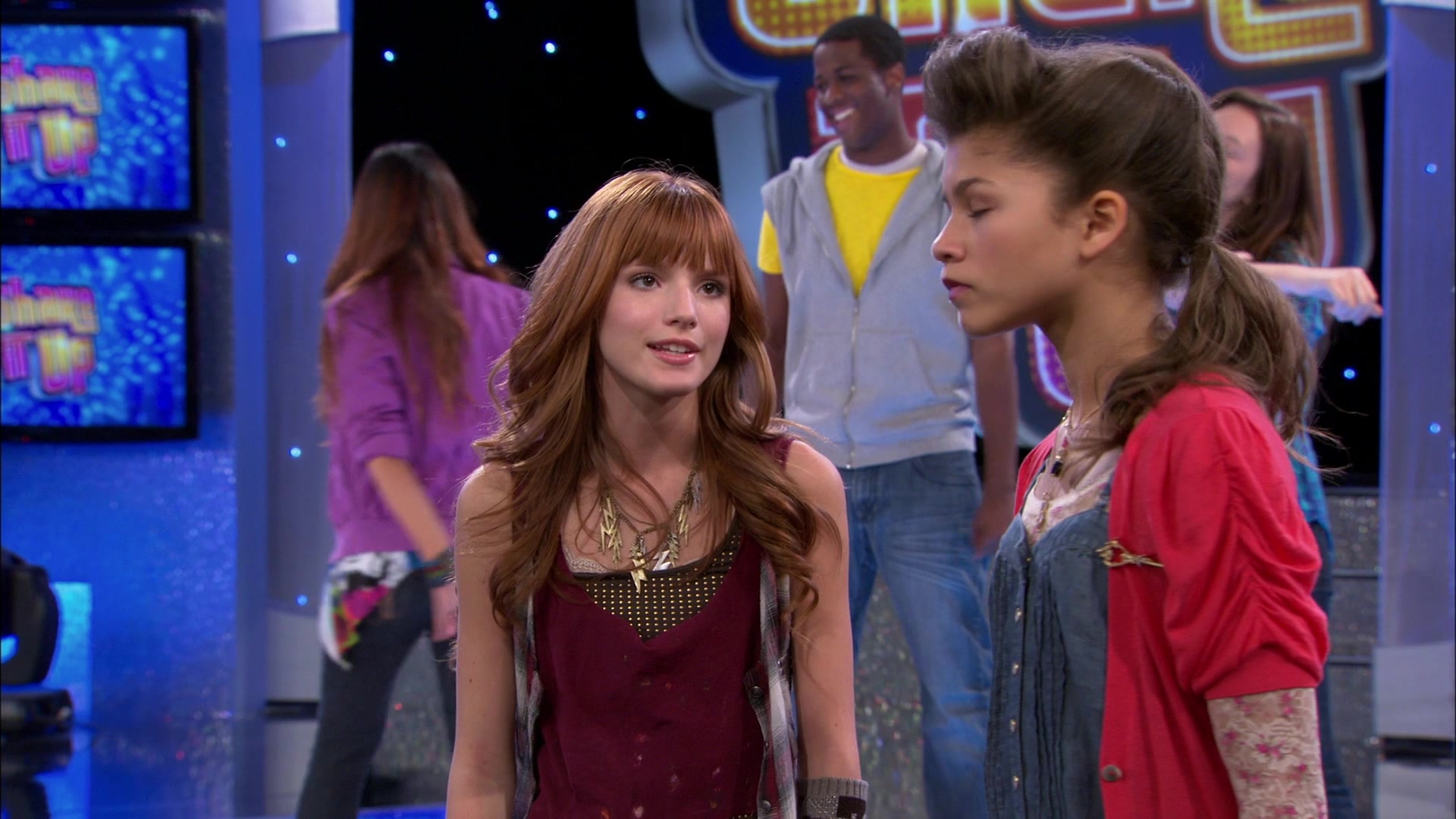 Shake_It_Up_S01E10_1080p_BTD_001718.jpg